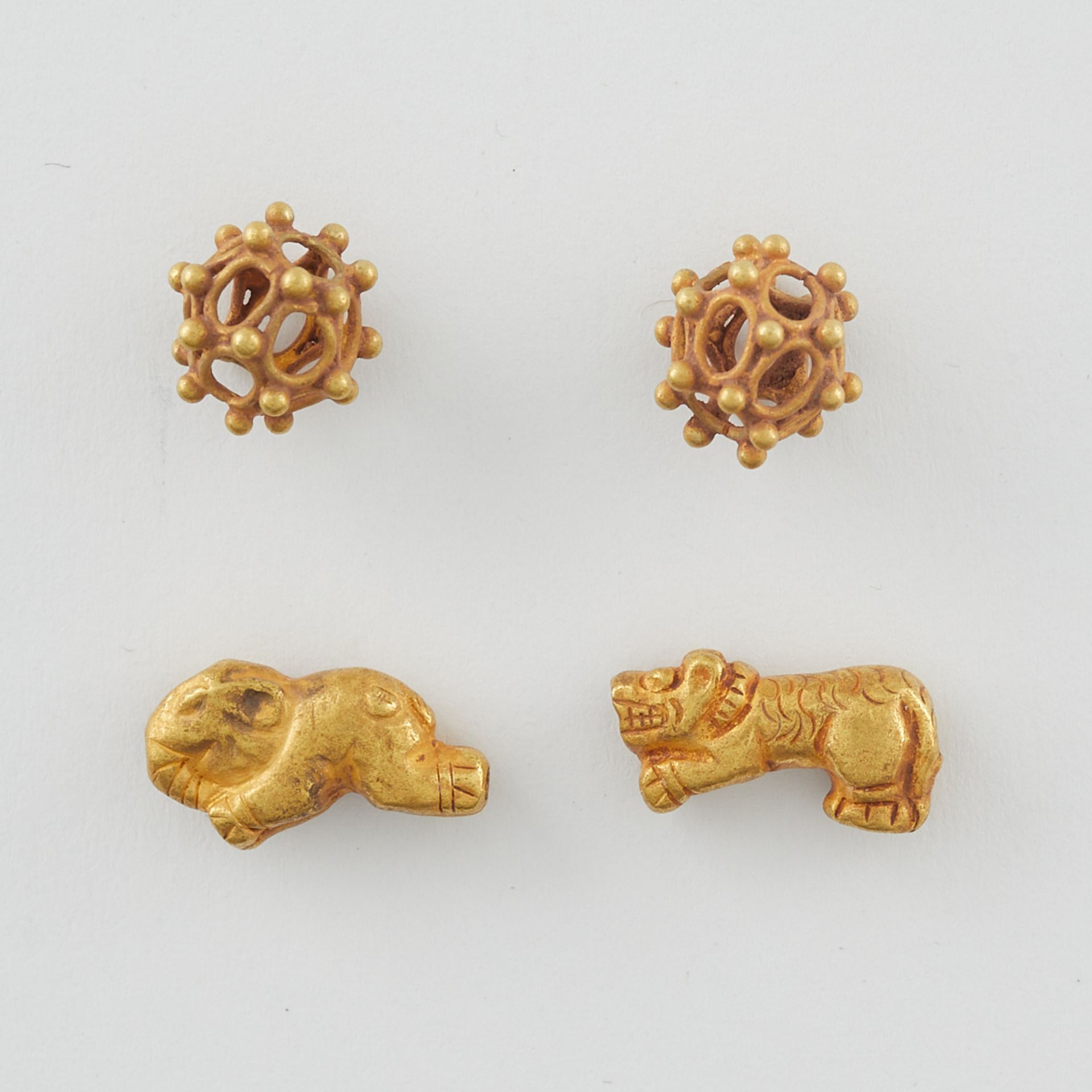 Group of 4 Chinese Gold Beads w/ Tiger & Elephant - Bild 2 aus 3