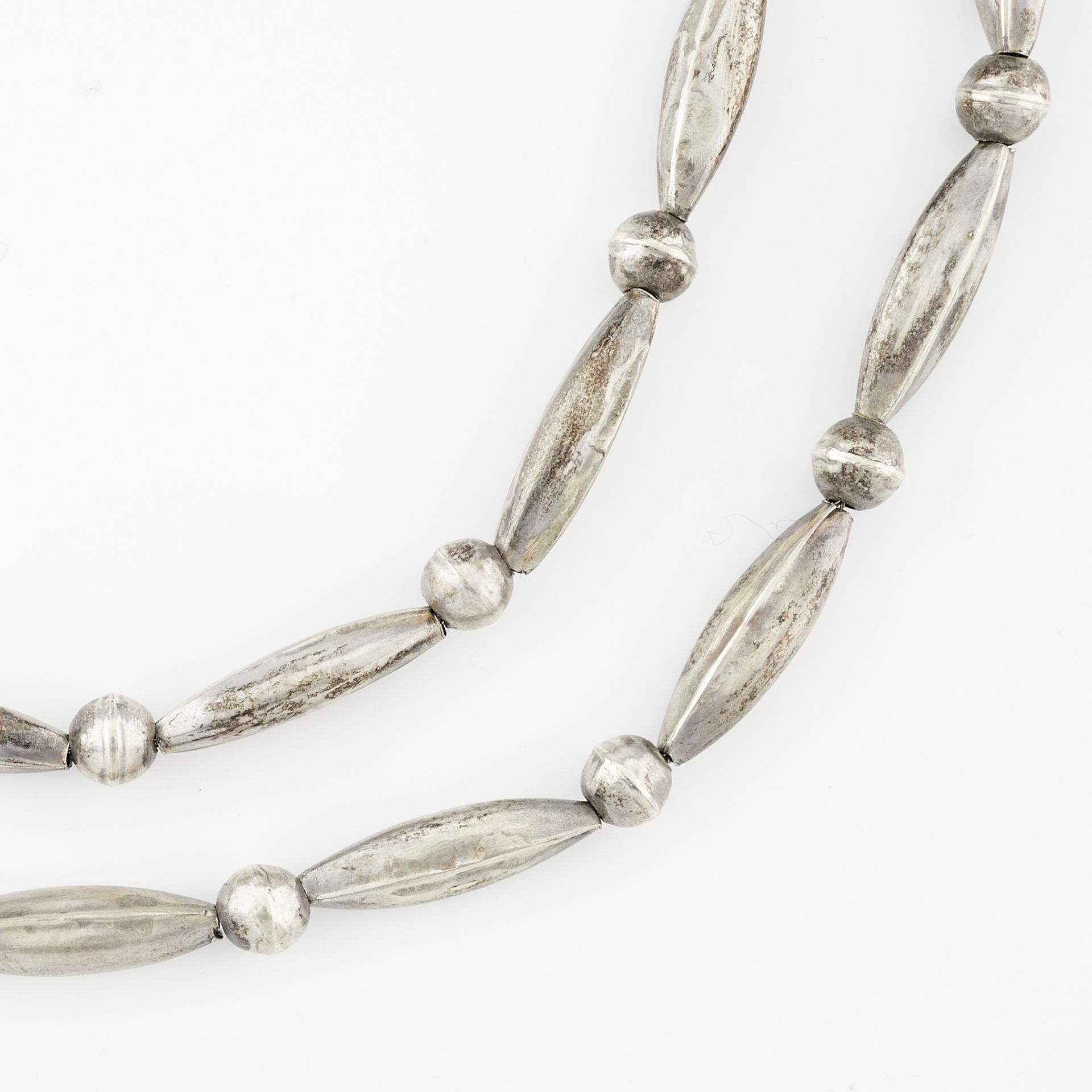 Silver Beaded Necklace - Image 3 of 6