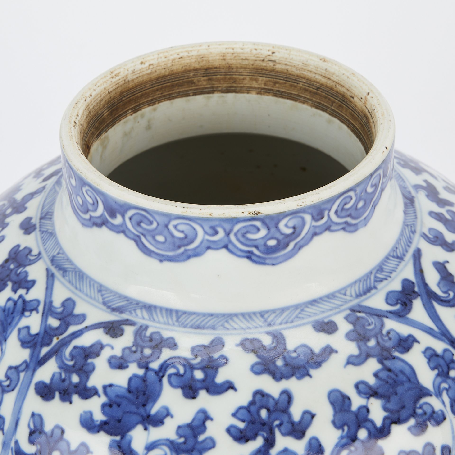 19th c. Chinese B&W Porcelain Baluster Vase - Bild 2 aus 15