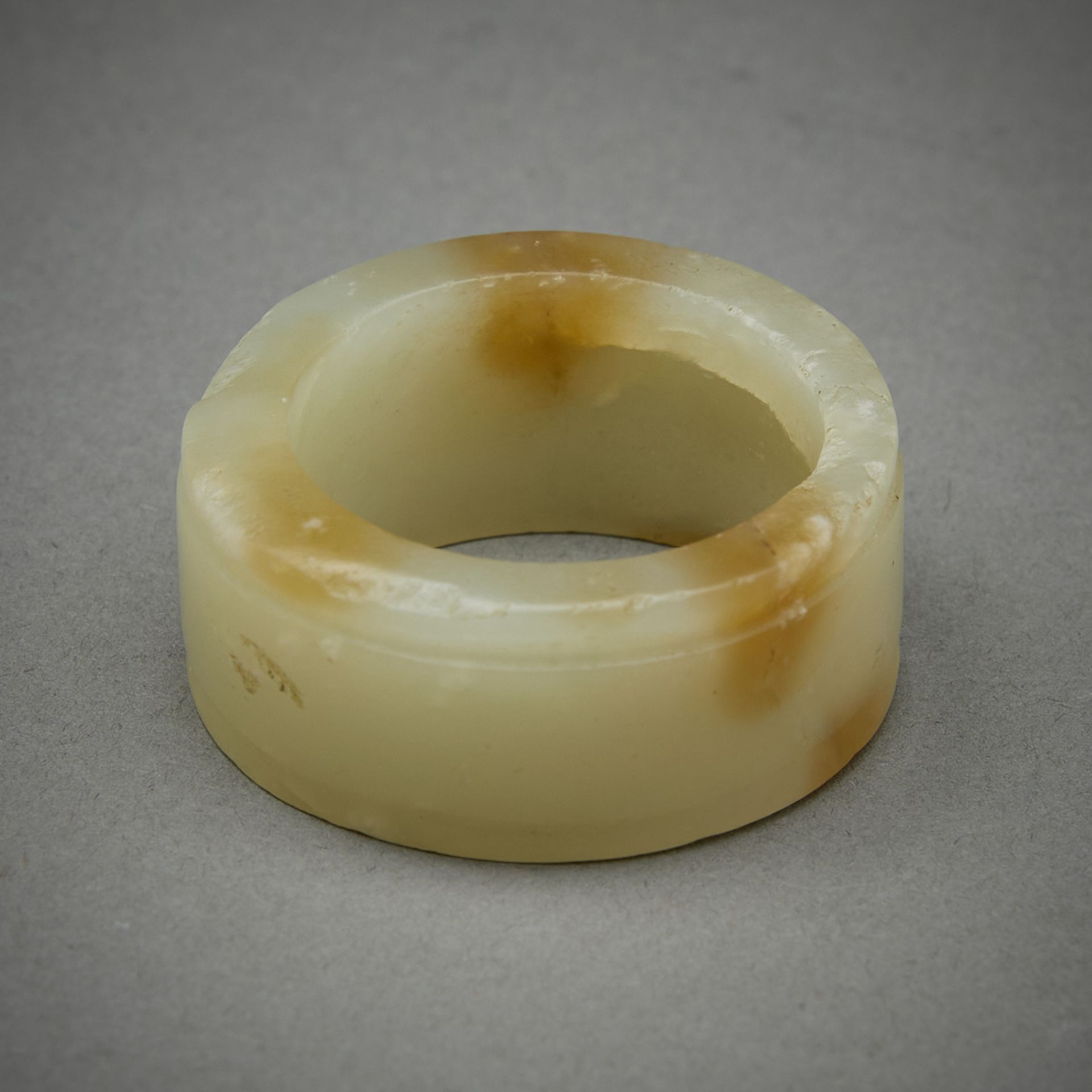 Chinese Jade Archer Ring & Hardstone Snuff Bottle - Image 7 of 11