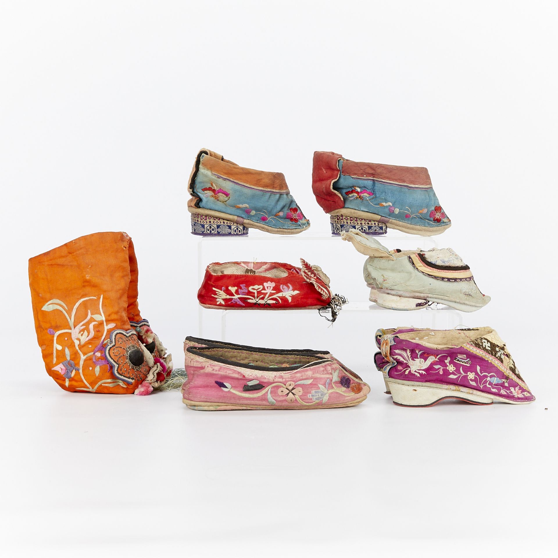 6 Pairs of Chinese Silk Foot Binding Shoes - Bild 3 aus 12