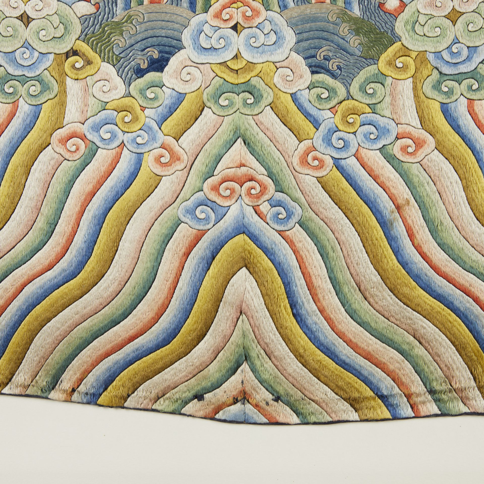 Rare Chinese Embroidered Silk Robe End - Bild 4 aus 7