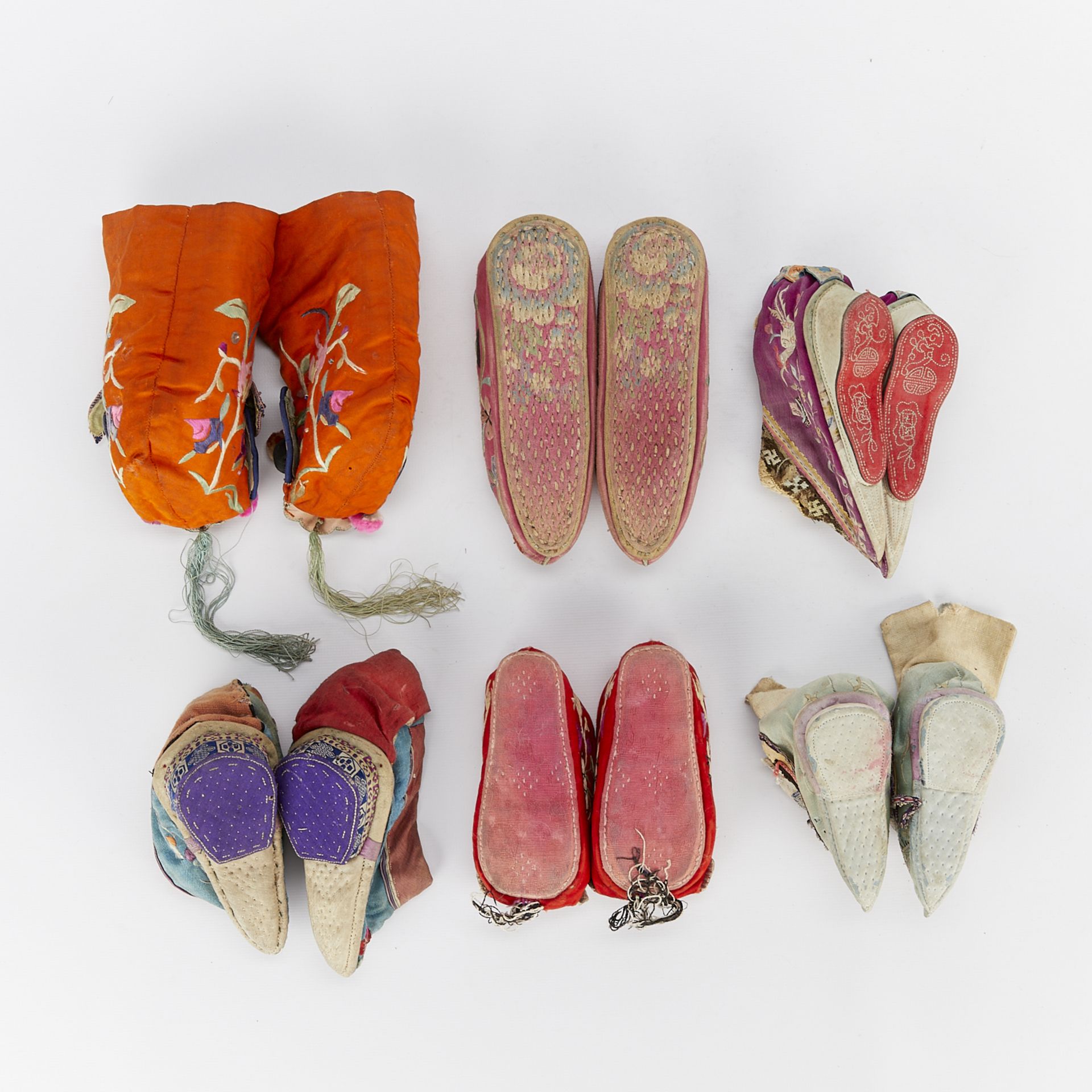 6 Pairs of Chinese Silk Foot Binding Shoes - Bild 12 aus 12