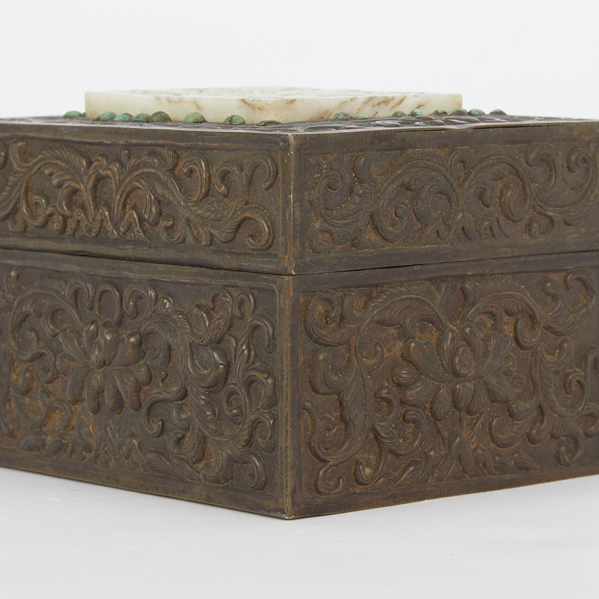 Early 20th c. Chinese Repousse Brass Box - Bild 14 aus 14