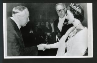 Queen Elizabeth II Photo Star Tribune Archives