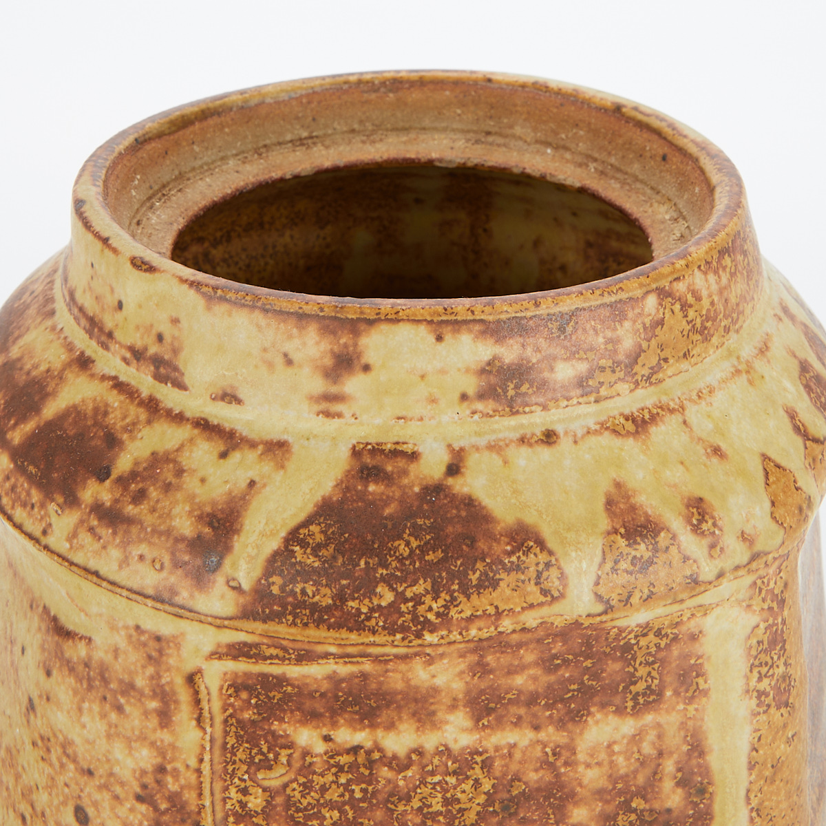 Warren MacKenzie Vessel w/ Recessed Lid - Stamped - Image 7 of 9