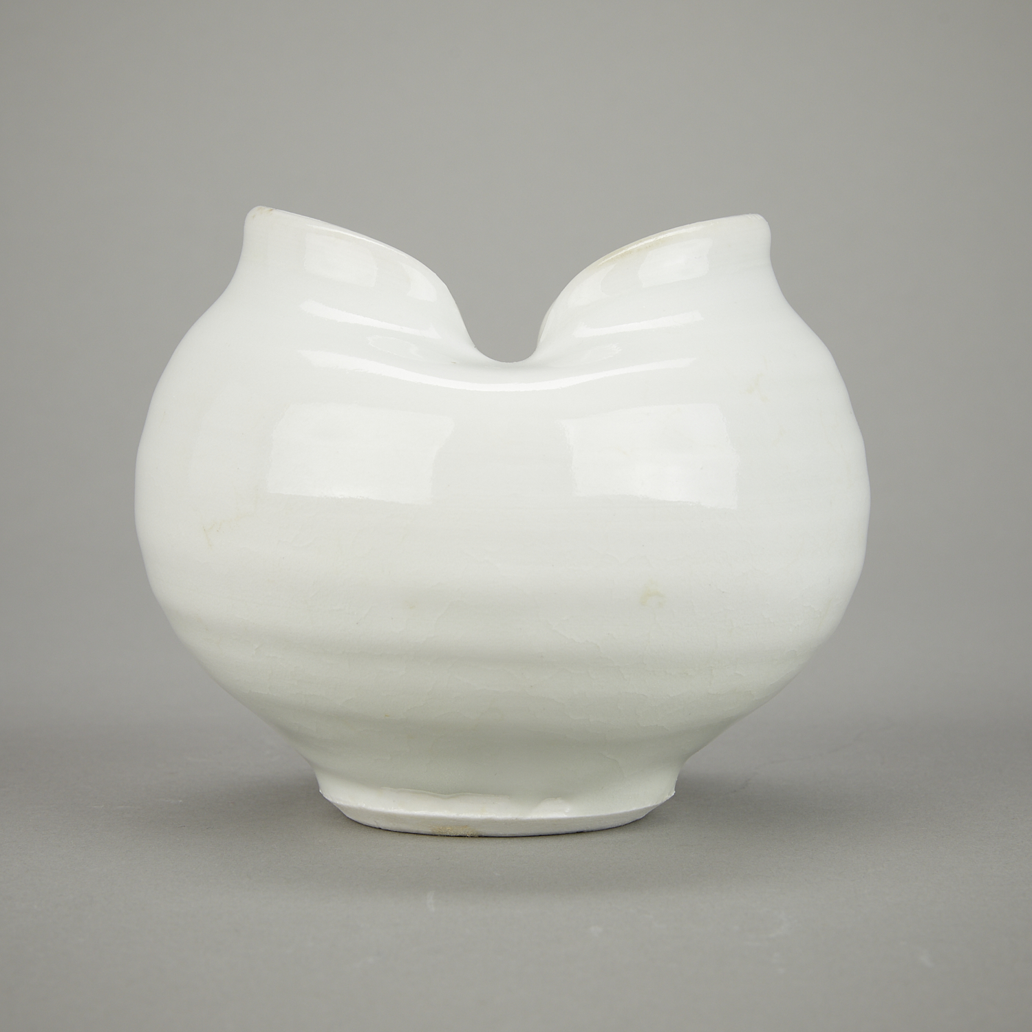 Warren MacKenzie Double-Rim Porcelain Pinch Pot - Image 4 of 7