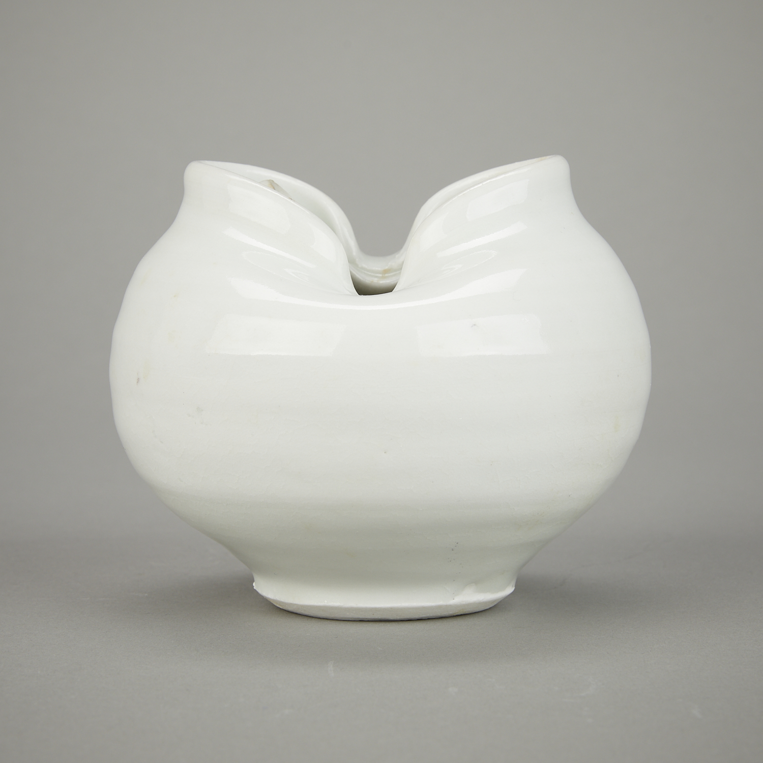 Warren MacKenzie Double-Rim Porcelain Pinch Pot - Image 2 of 7