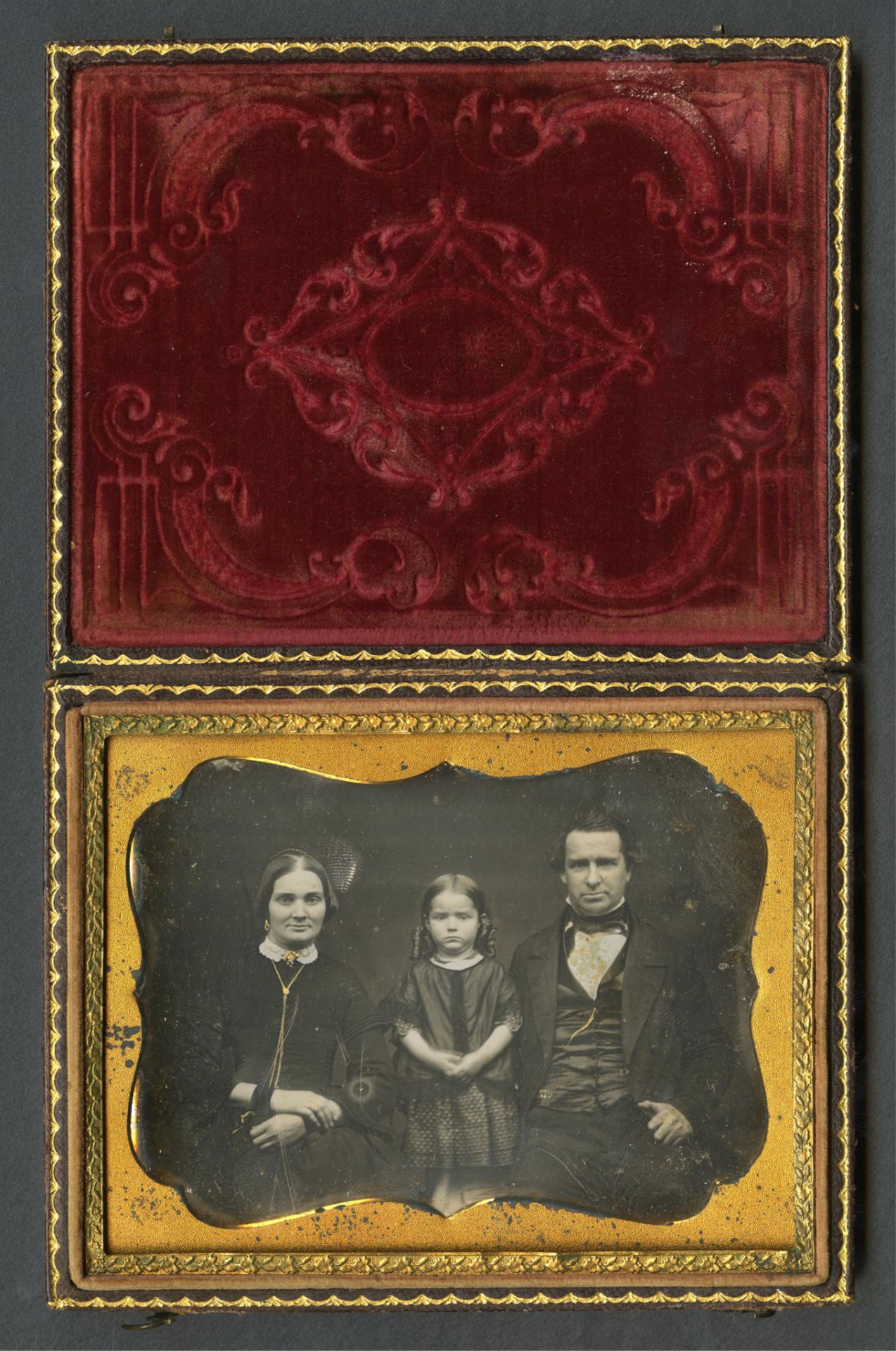 Daguerreotype Photograph Portrait of Family - Bild 2 aus 3