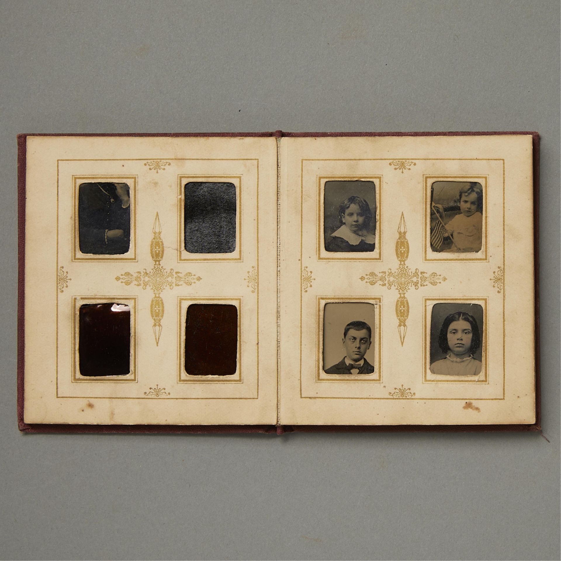 2 Albums of 65 Small Tintype Photo Portraits - Bild 17 aus 19