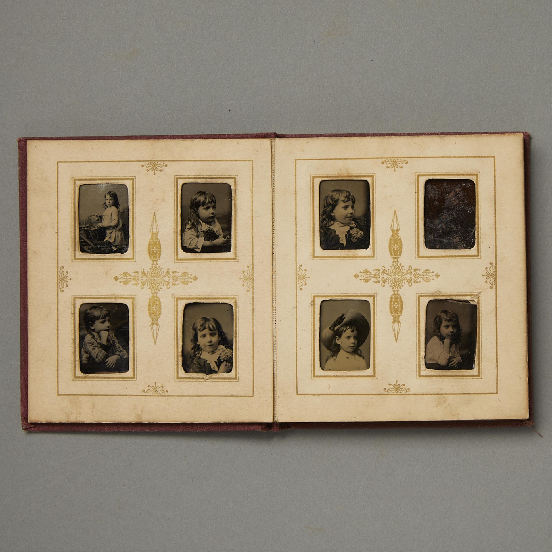 2 Albums of 65 Small Tintype Photo Portraits - Bild 16 aus 19