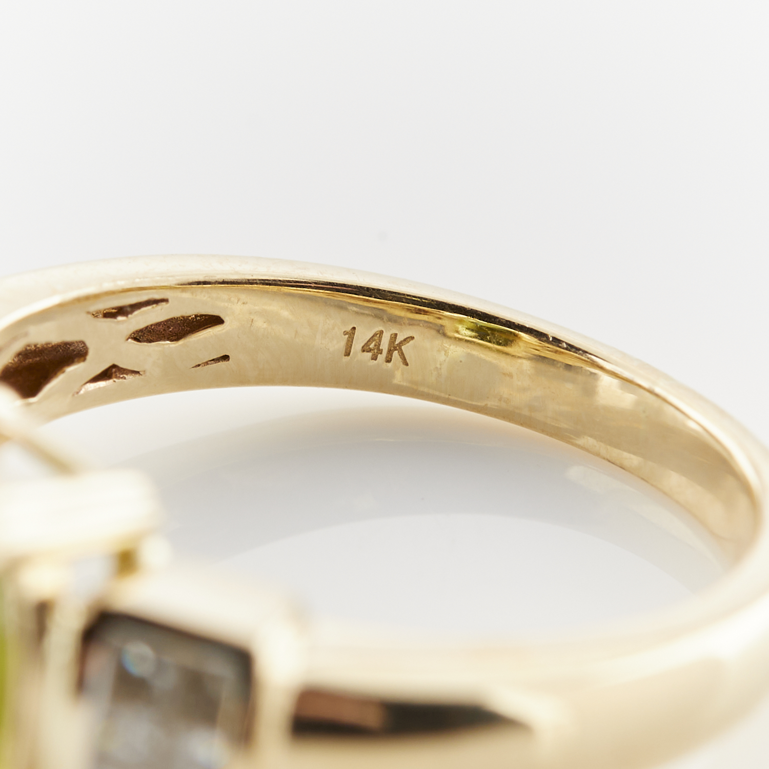 14k Yellow Gold Peridot & Diamond Ring - Image 12 of 12