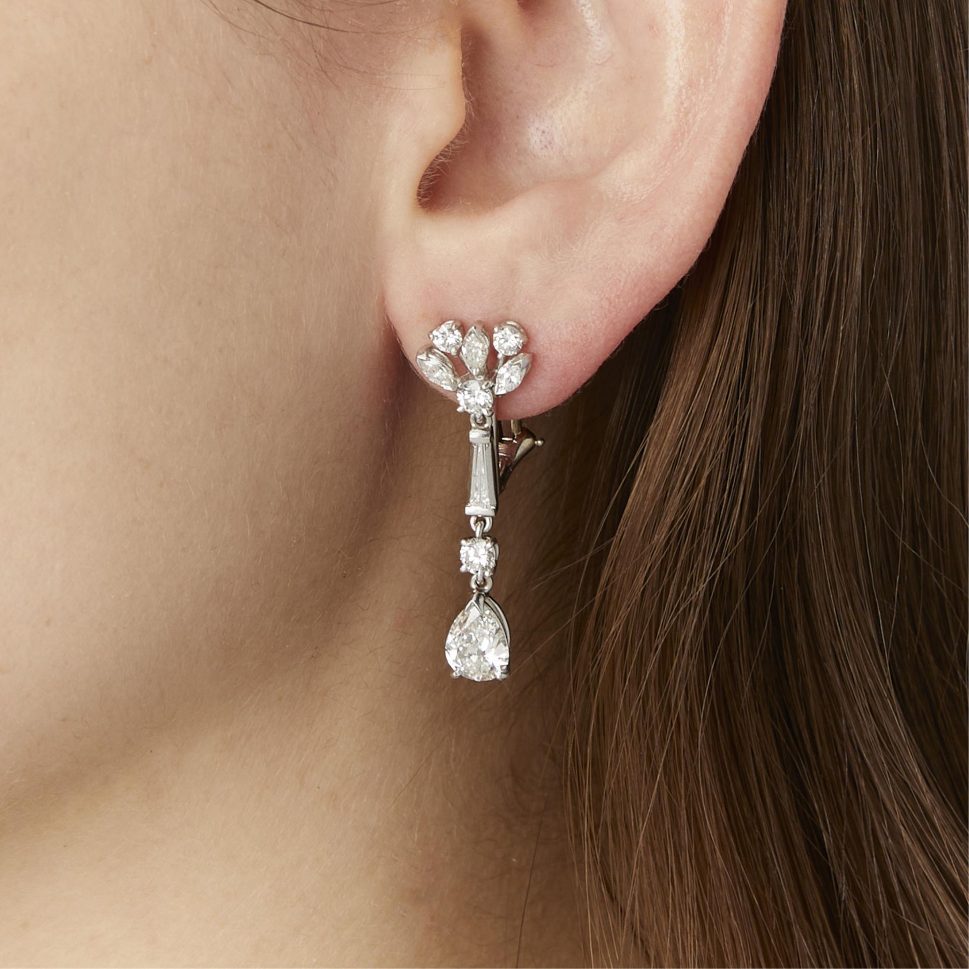 14k White Gold Diamond Dangle Earrings