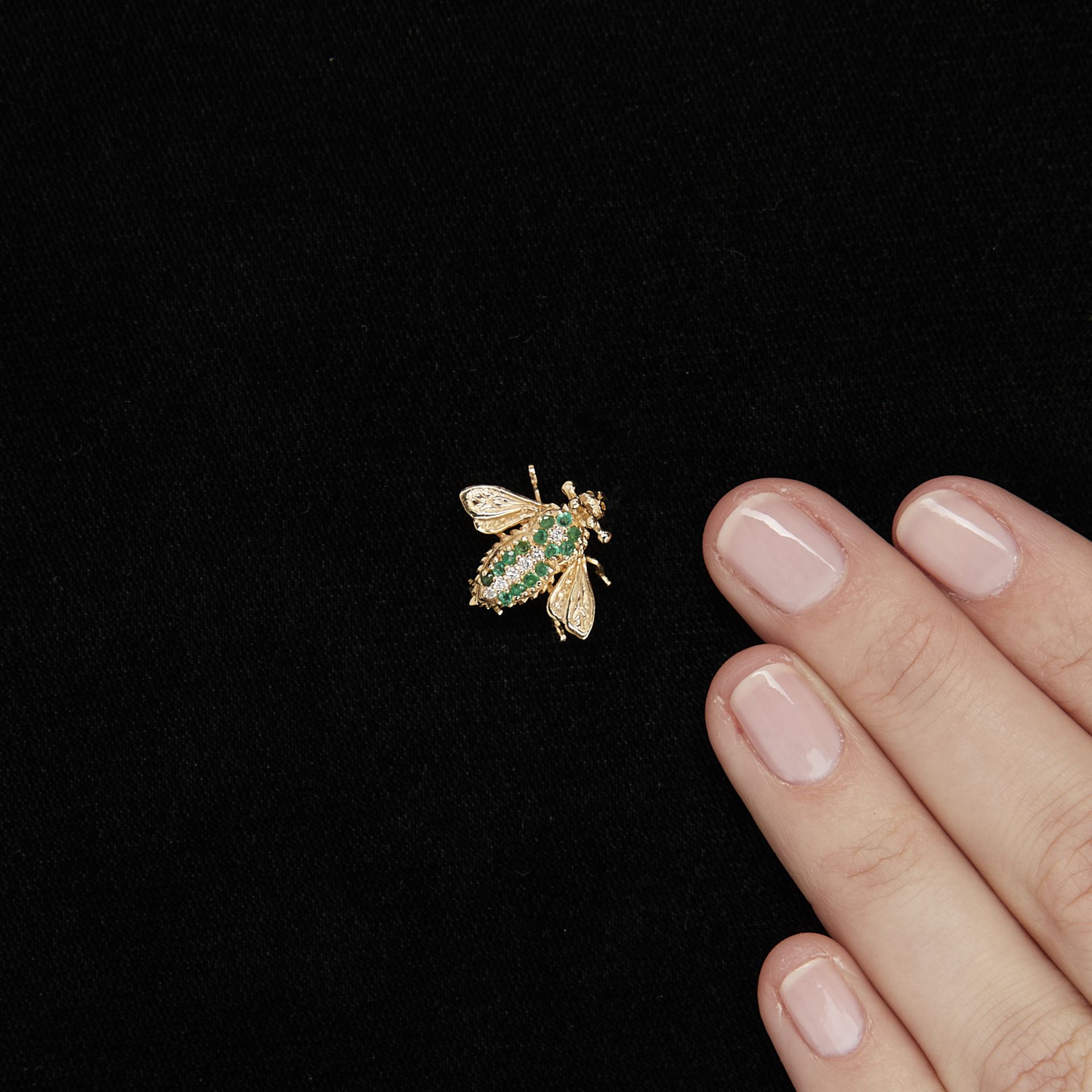 EMA 14k Yellow Gold, Diamond, & Emerald Fly Brooch - Image 2 of 7