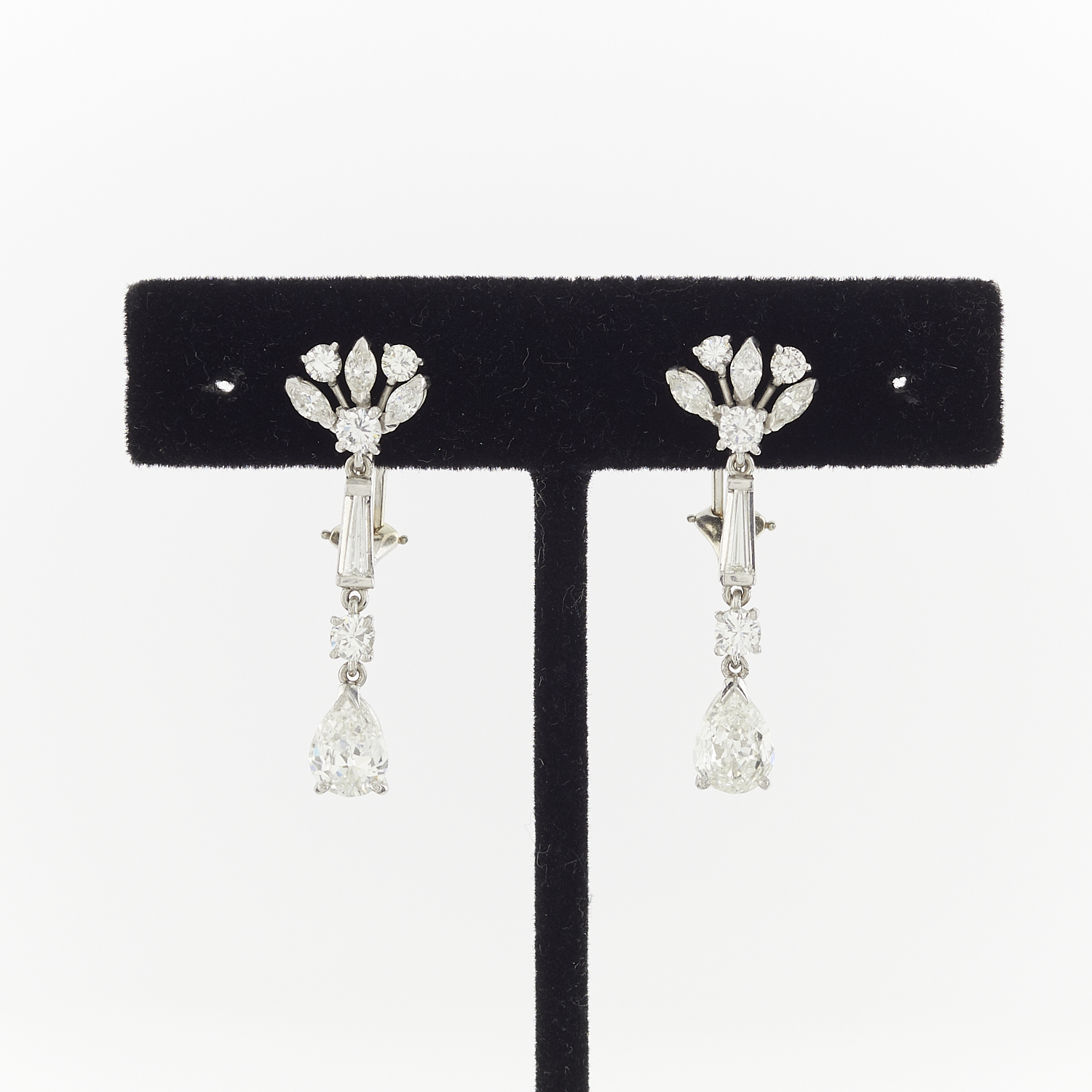 14k White Gold Diamond Dangle Earrings - Image 5 of 6