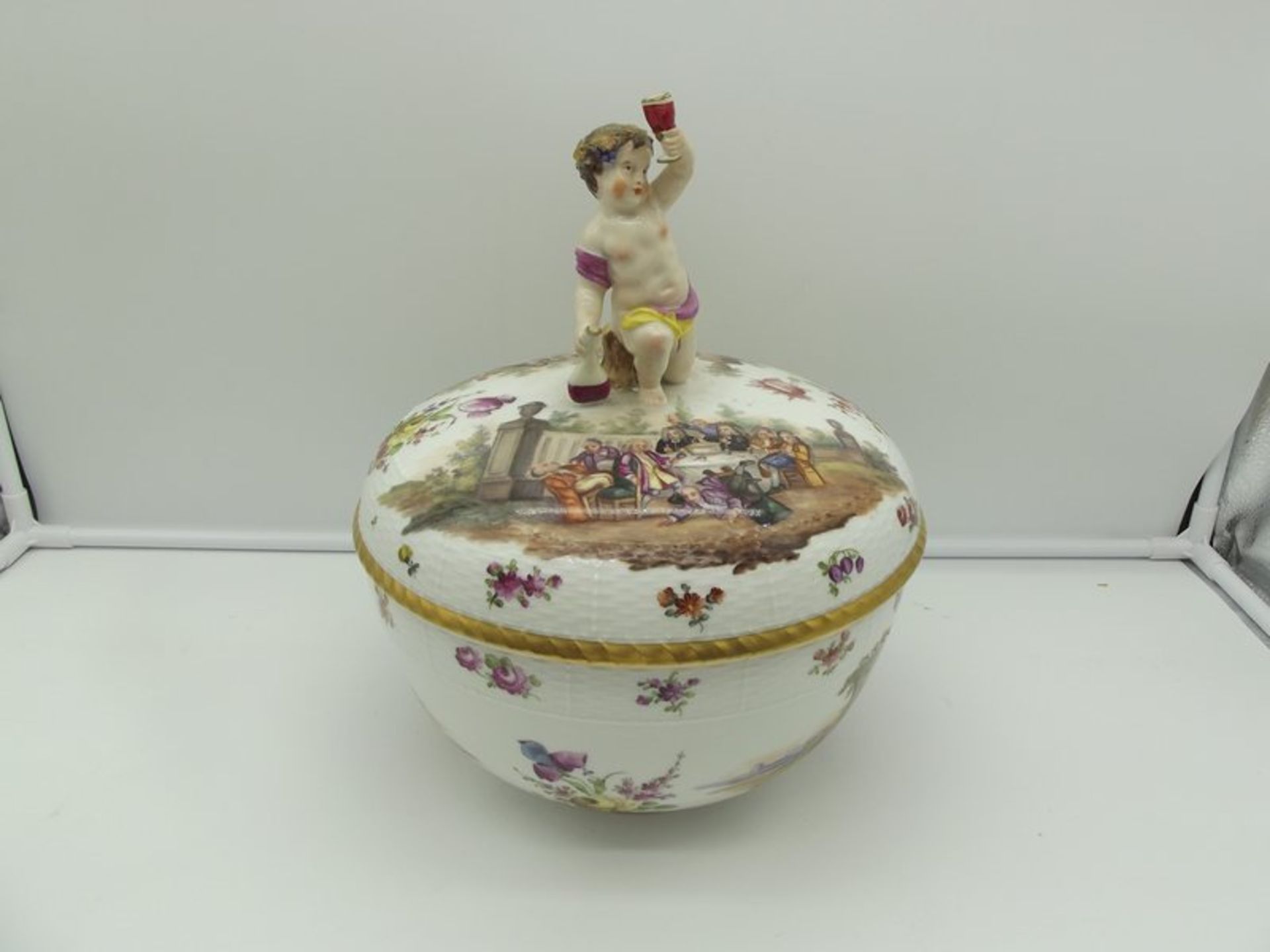 centerpiece Berlin KPM. 19th century H 31