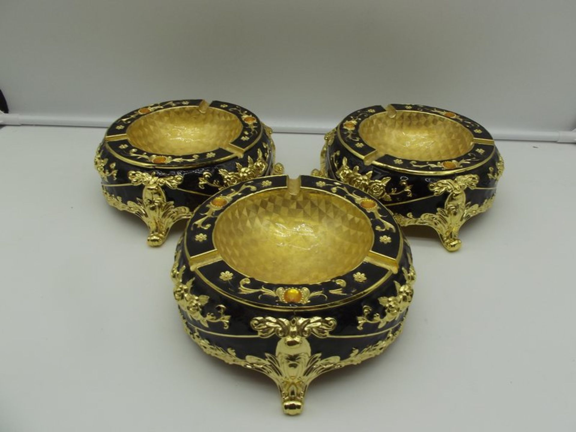 trio bronze ashtray 18 cm 20th century