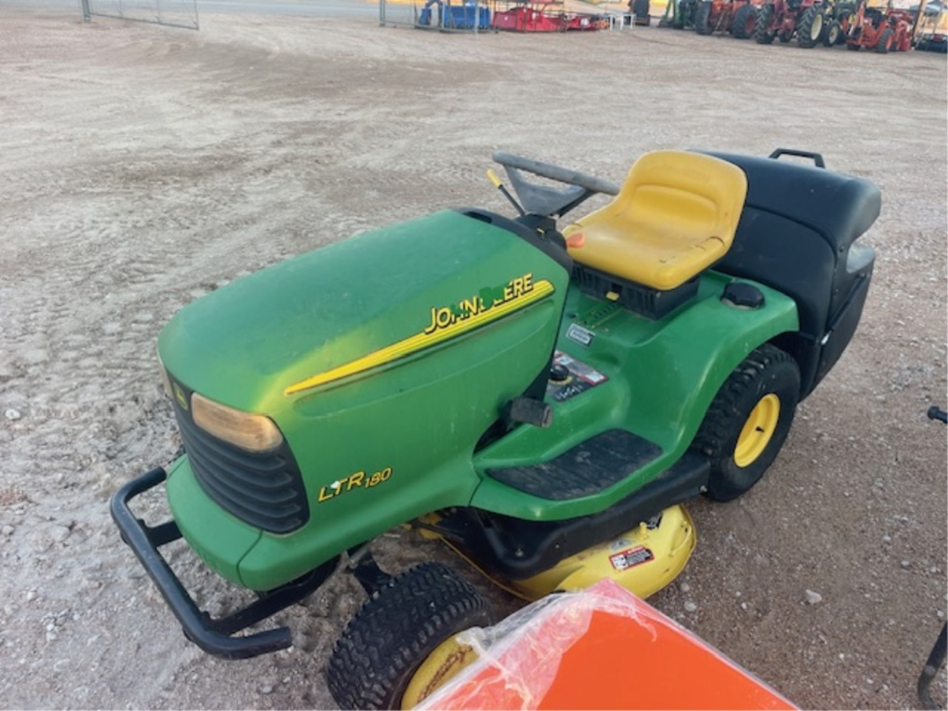JD LTR180 riding mower - Image 2 of 3