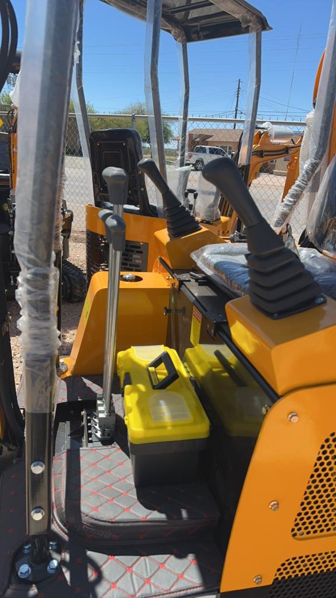 MIVA VA15 Mini Excavator - Image 14 of 20