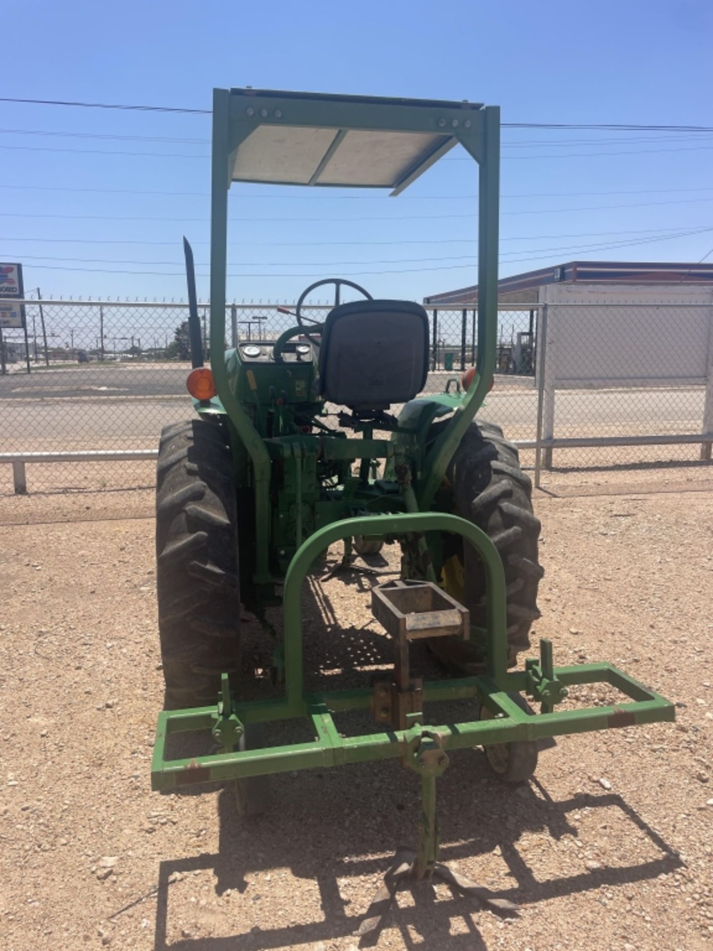 JD 900HC Tractor w/ cultivator - Image 10 of 20