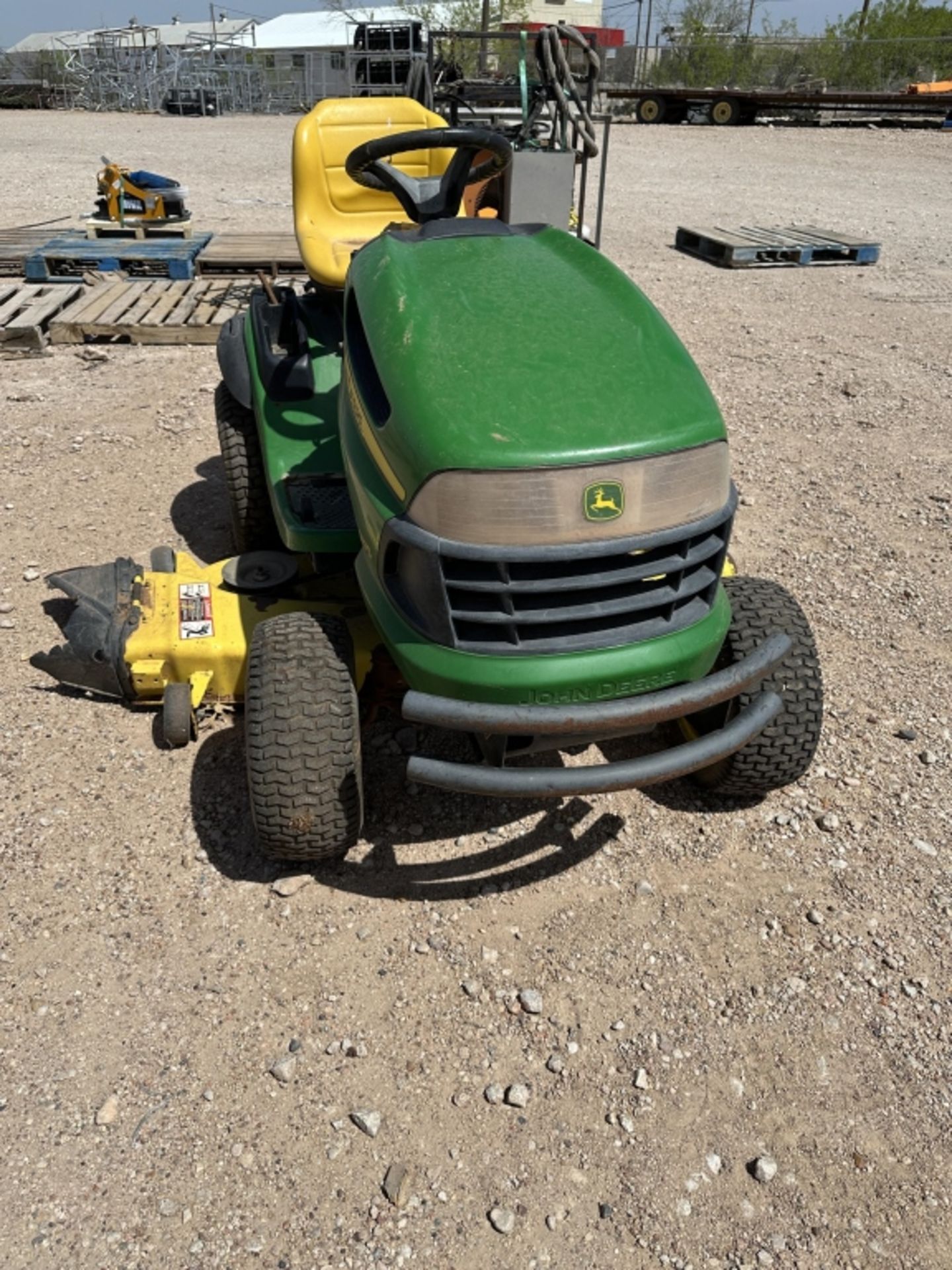 John Deere LA175 riding mower - Image 3 of 5