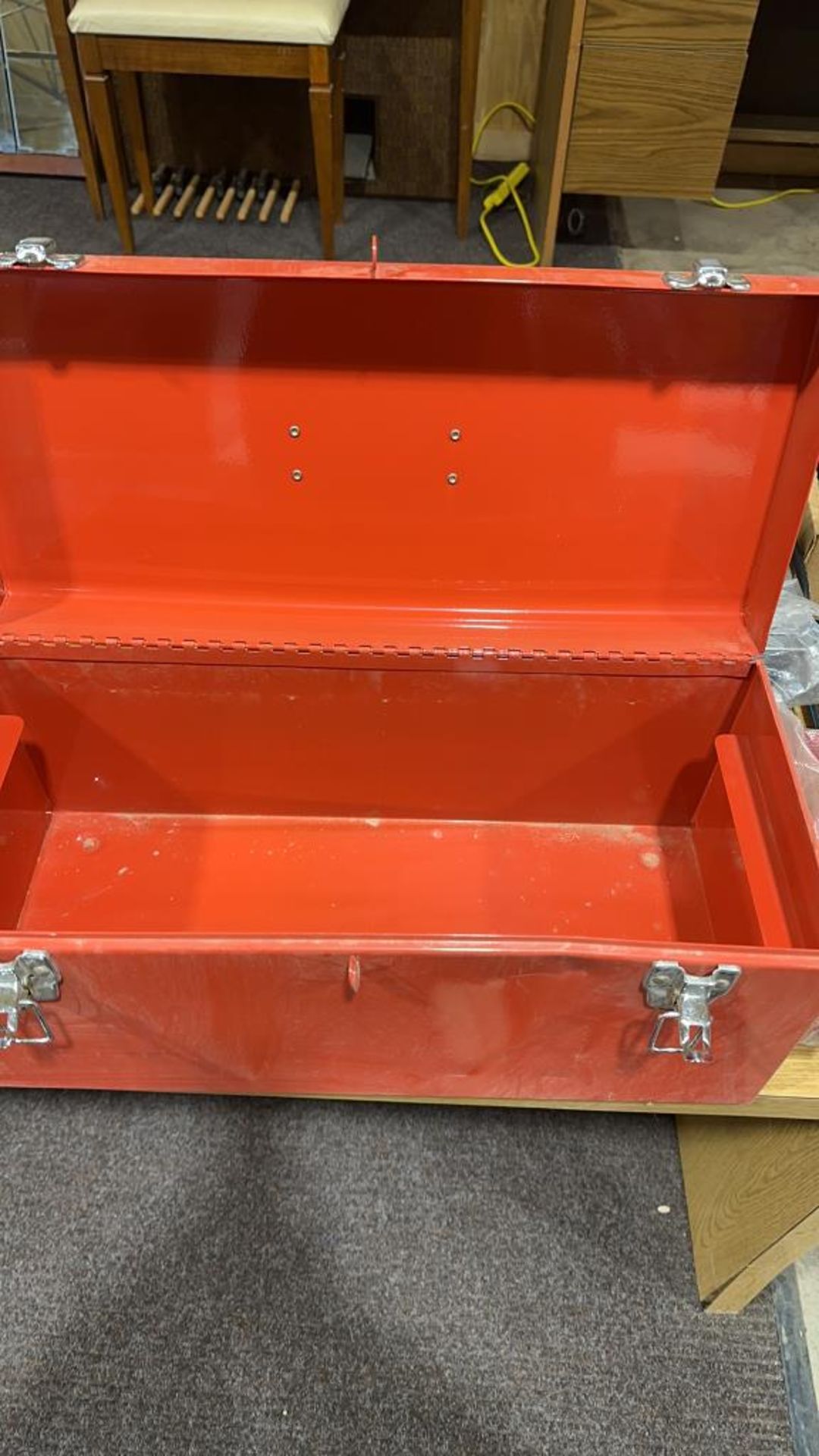 Red metal toolbox - Image 11 of 15