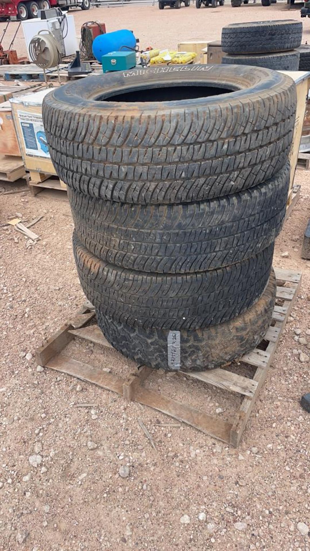 Lot of 4 LT275/65R20 tires - Image 2 of 8