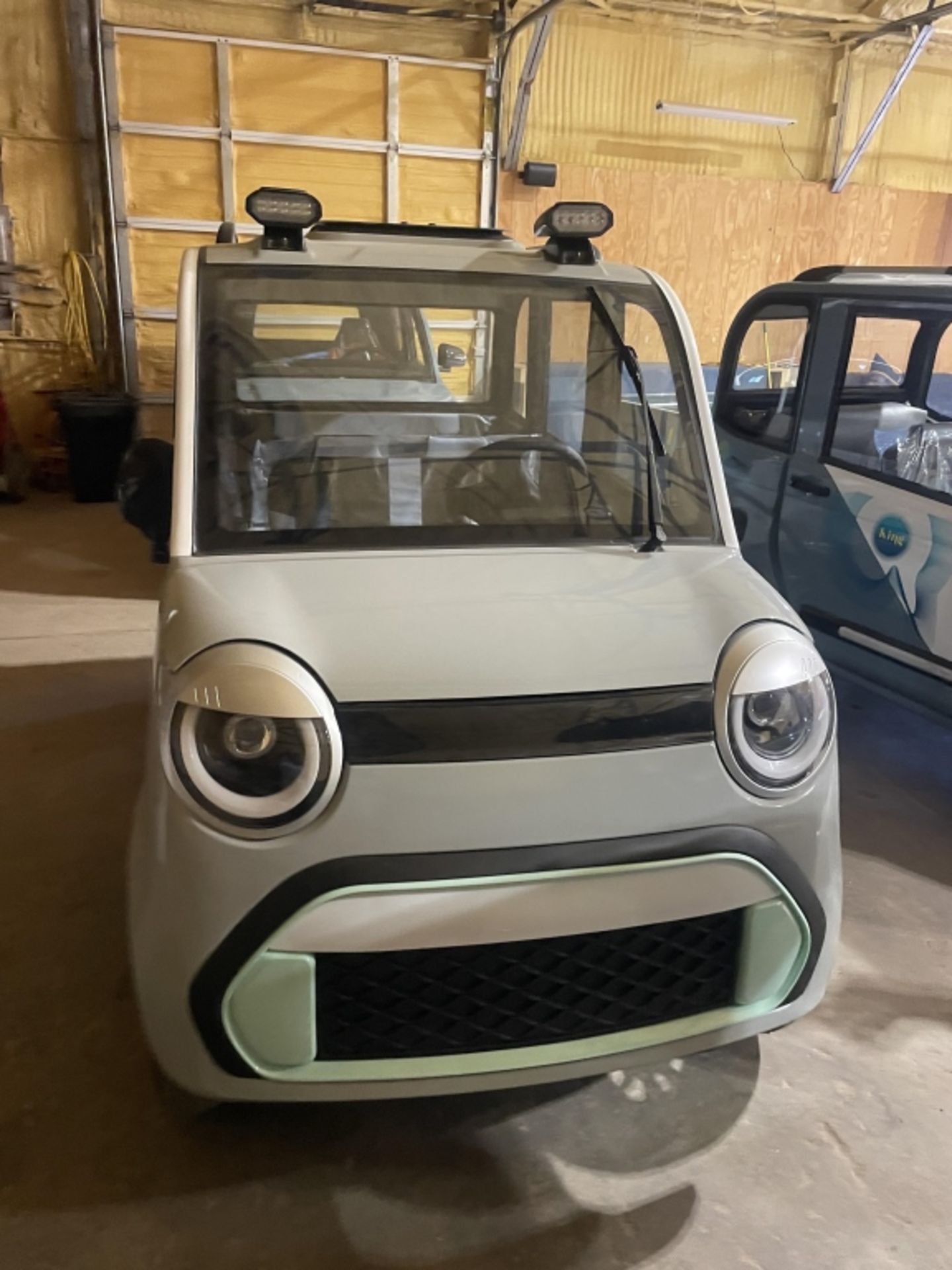 MECO M-F Electric Vehicle - Image 9 of 18