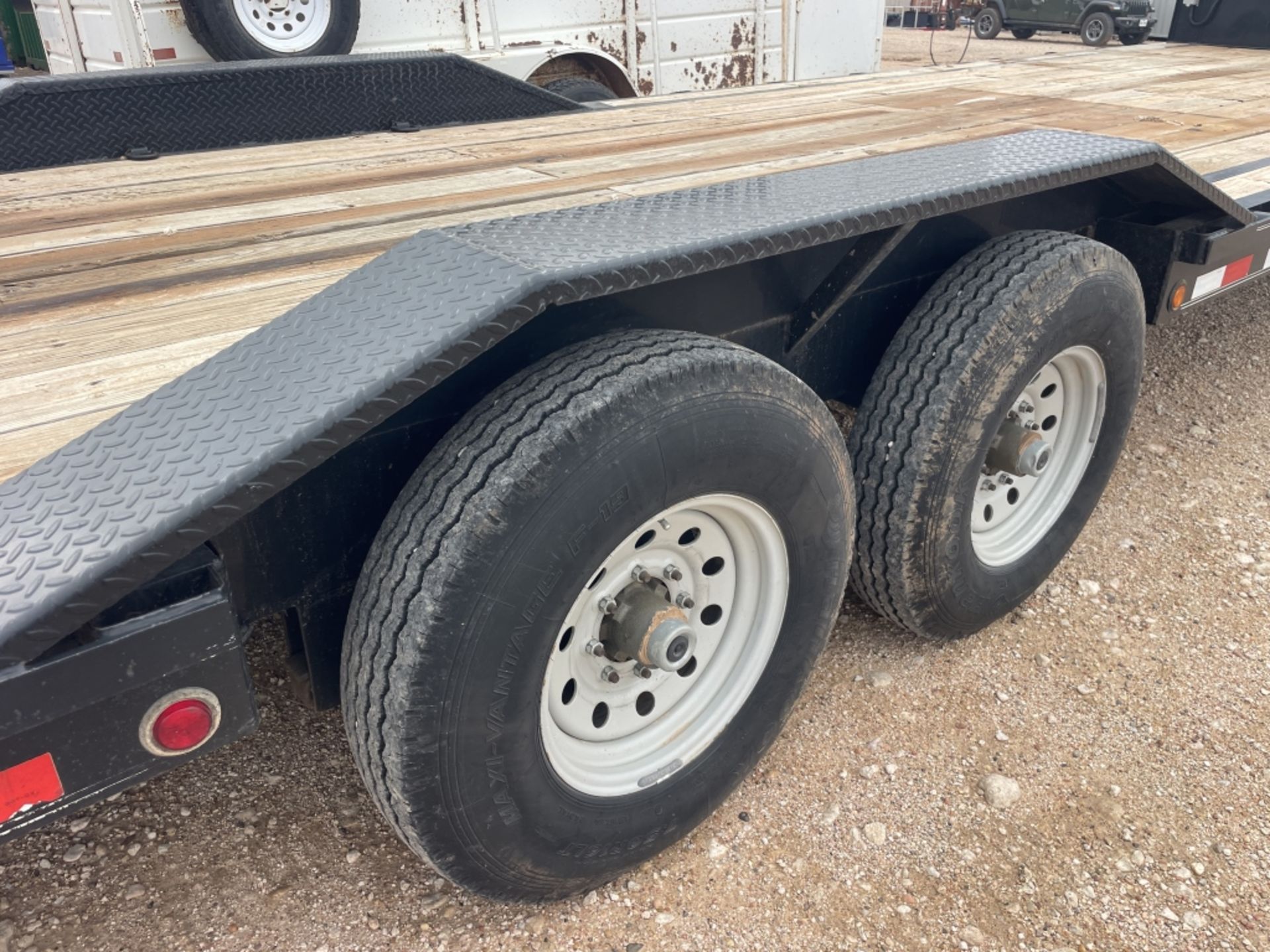 2017 Loadmaster flatbed Trailer - Image 11 of 27