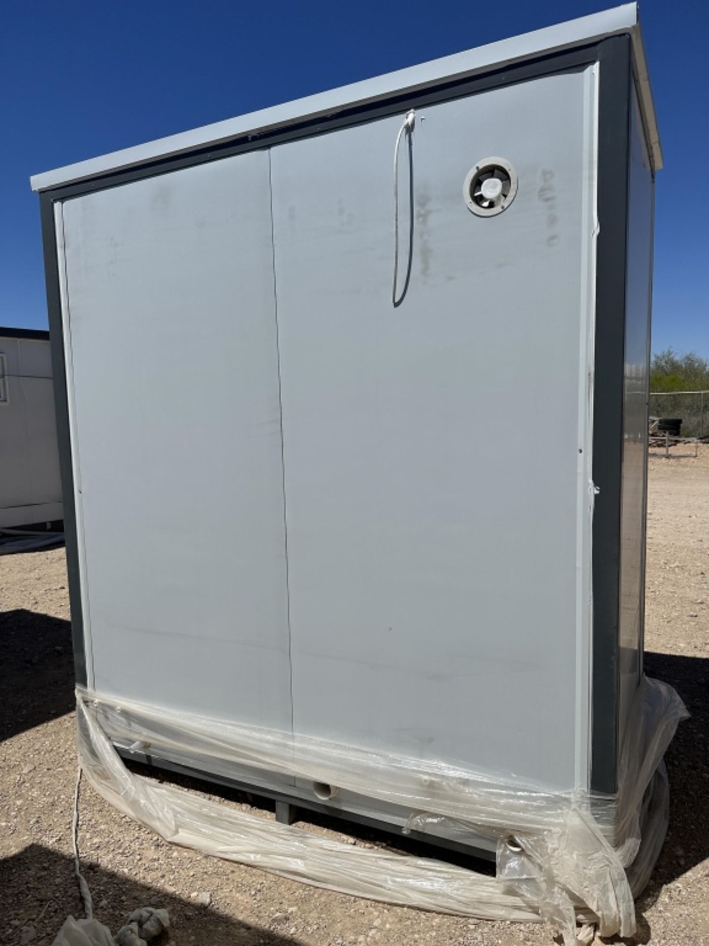 HF2 Portable Toilet & shower - Image 3 of 3