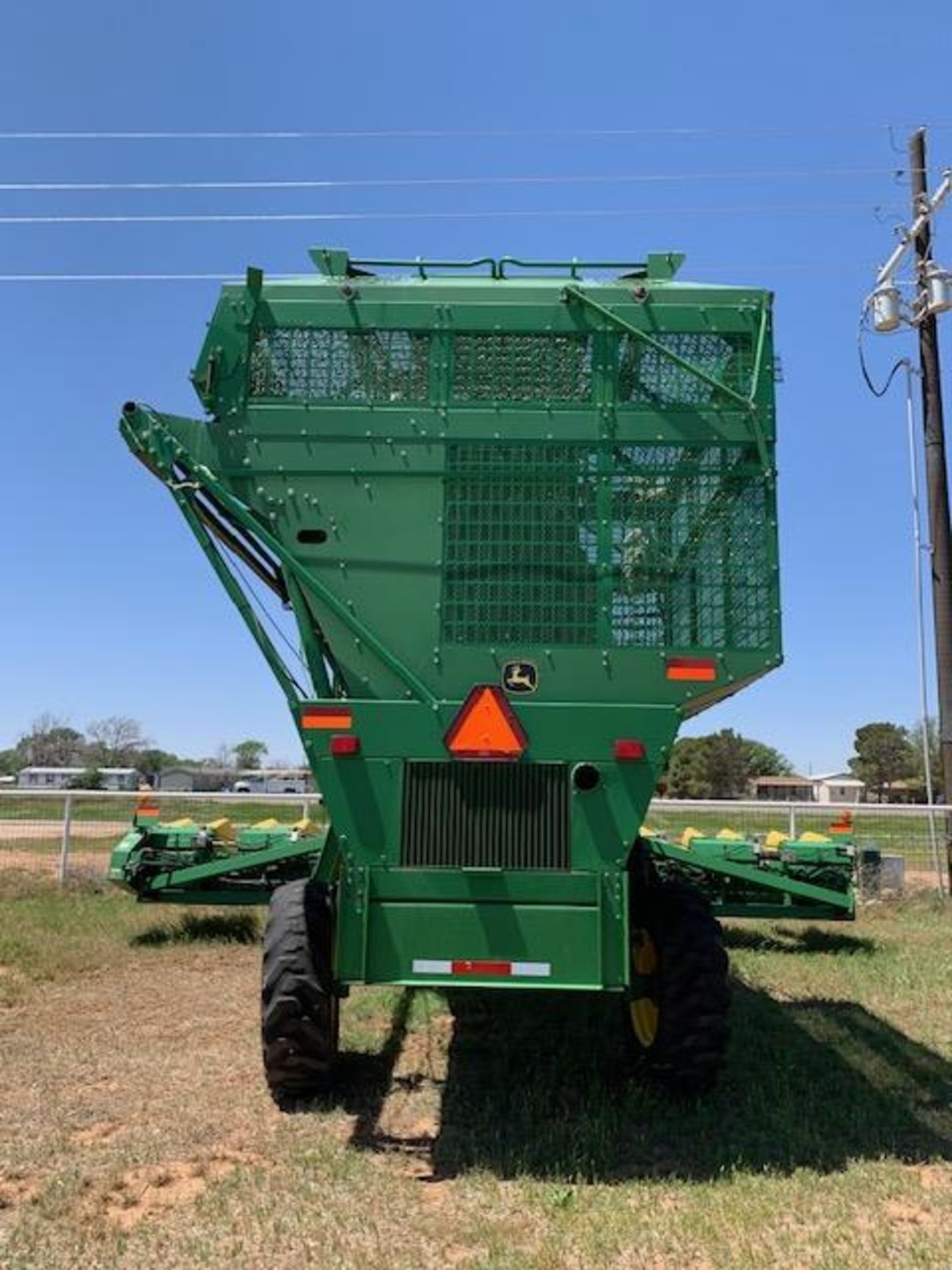 JD 7640 8-row Stripper - Image 17 of 33