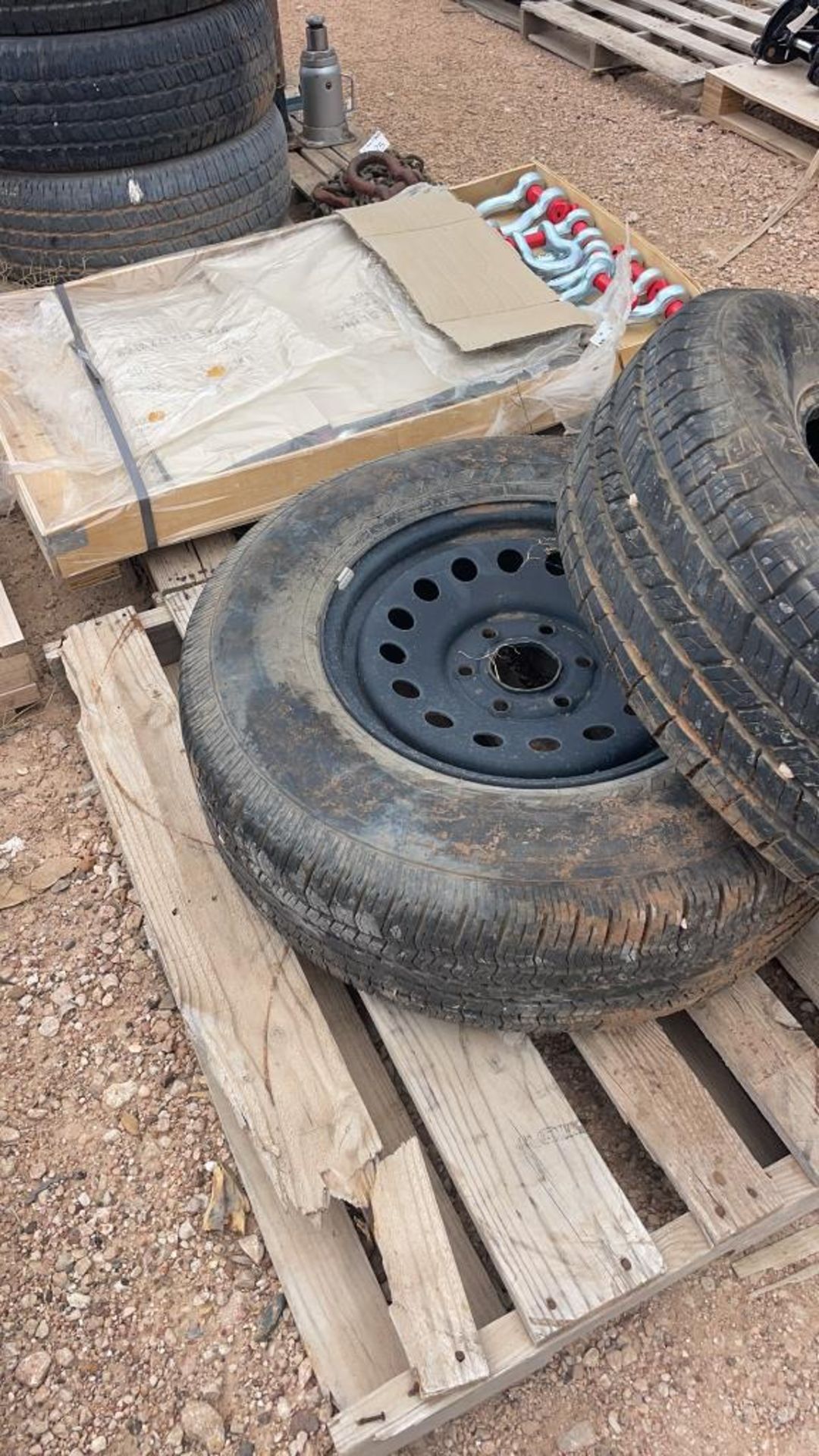 Lot of 3 265/70R17 tires - Image 8 of 8