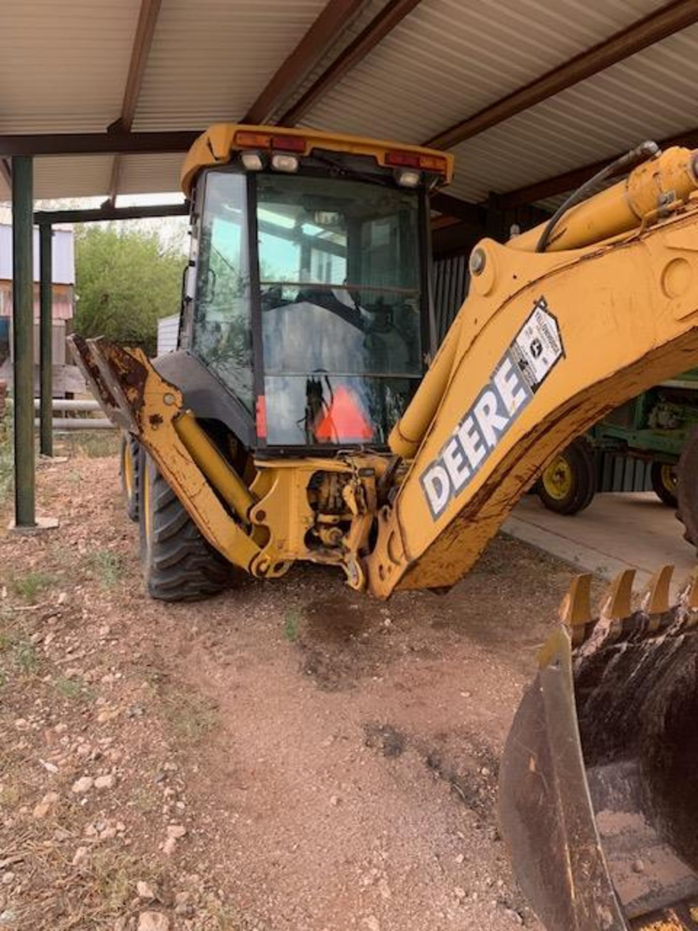 2004 JD 310SG Backhoe - Image 9 of 15