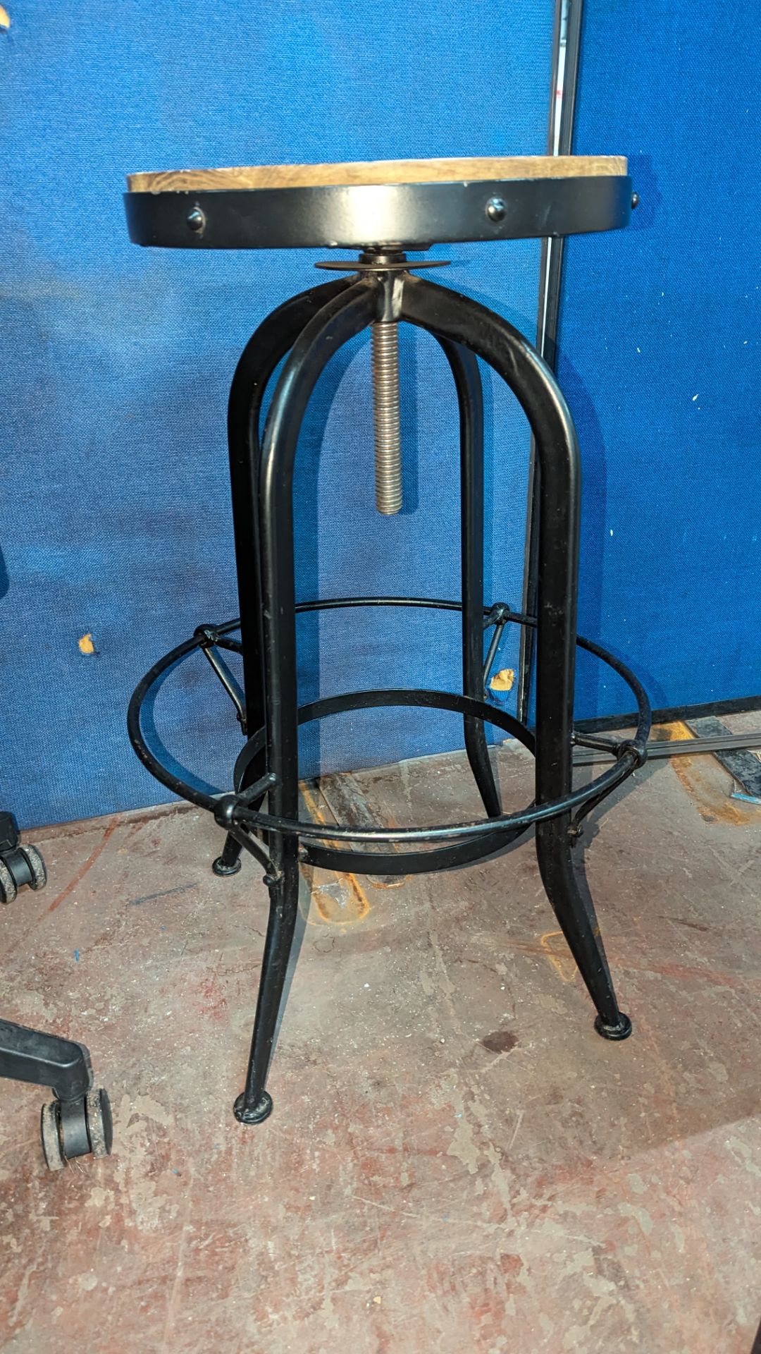 Unusual stool with black metal frame & wooden height adjustable seat - Image 3 of 4