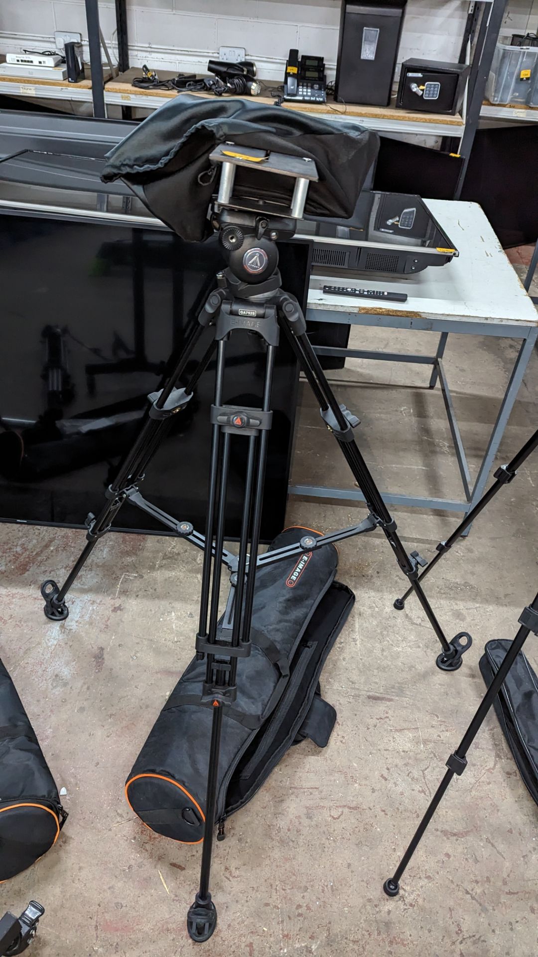 E-Image model GA752S tripod based multi adjustable stand including attachments and soft carry case - Image 2 of 8