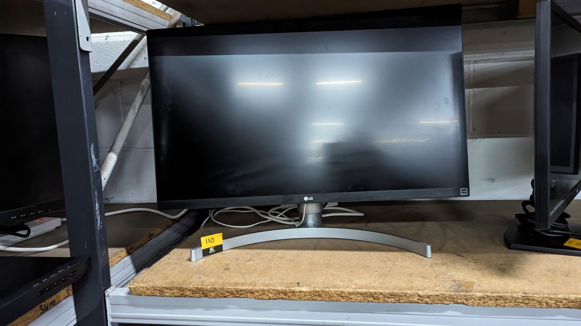 LG 27" widescreen monitor, model 27UL640-W, including external power supply and curved stand - Image 9 of 9