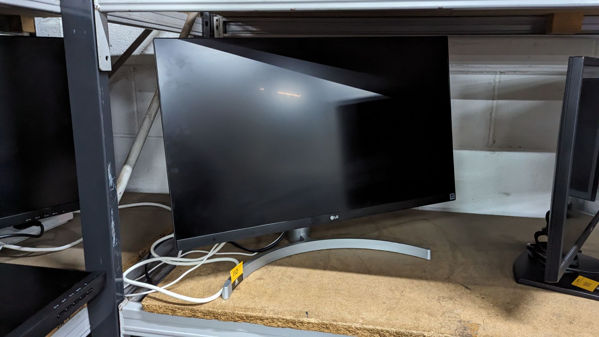 LG 27" widescreen monitor, model 27UL640-W, including external power supply and curved stand - Image 2 of 9