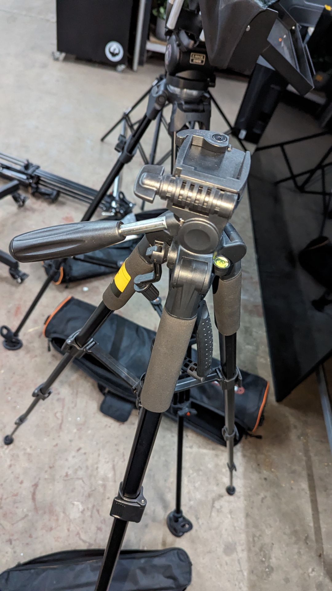 Joilcen H65 tripod, including head and soft carry case - Image 8 of 9