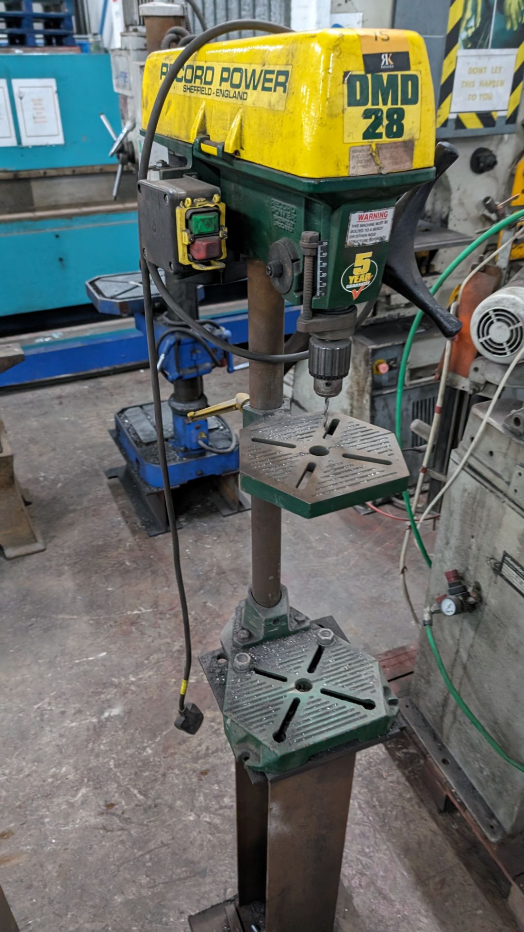 Record power model DMD28 drill on dedicated single pedestal heavy duty column stand - Image 3 of 5