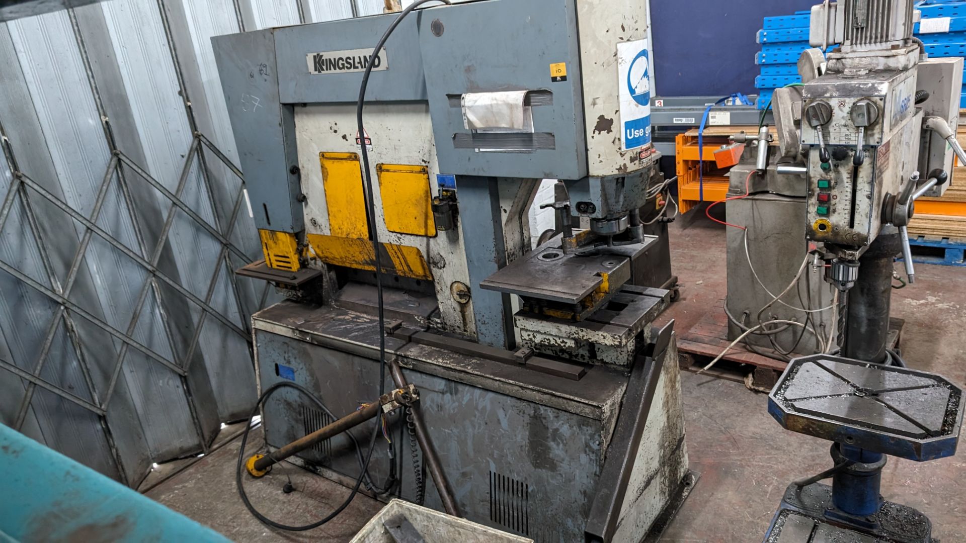 Kingsland multi 125 hydraulic metalworker, serial number 473906. Includes foot pedal plus tooling a - Image 22 of 22