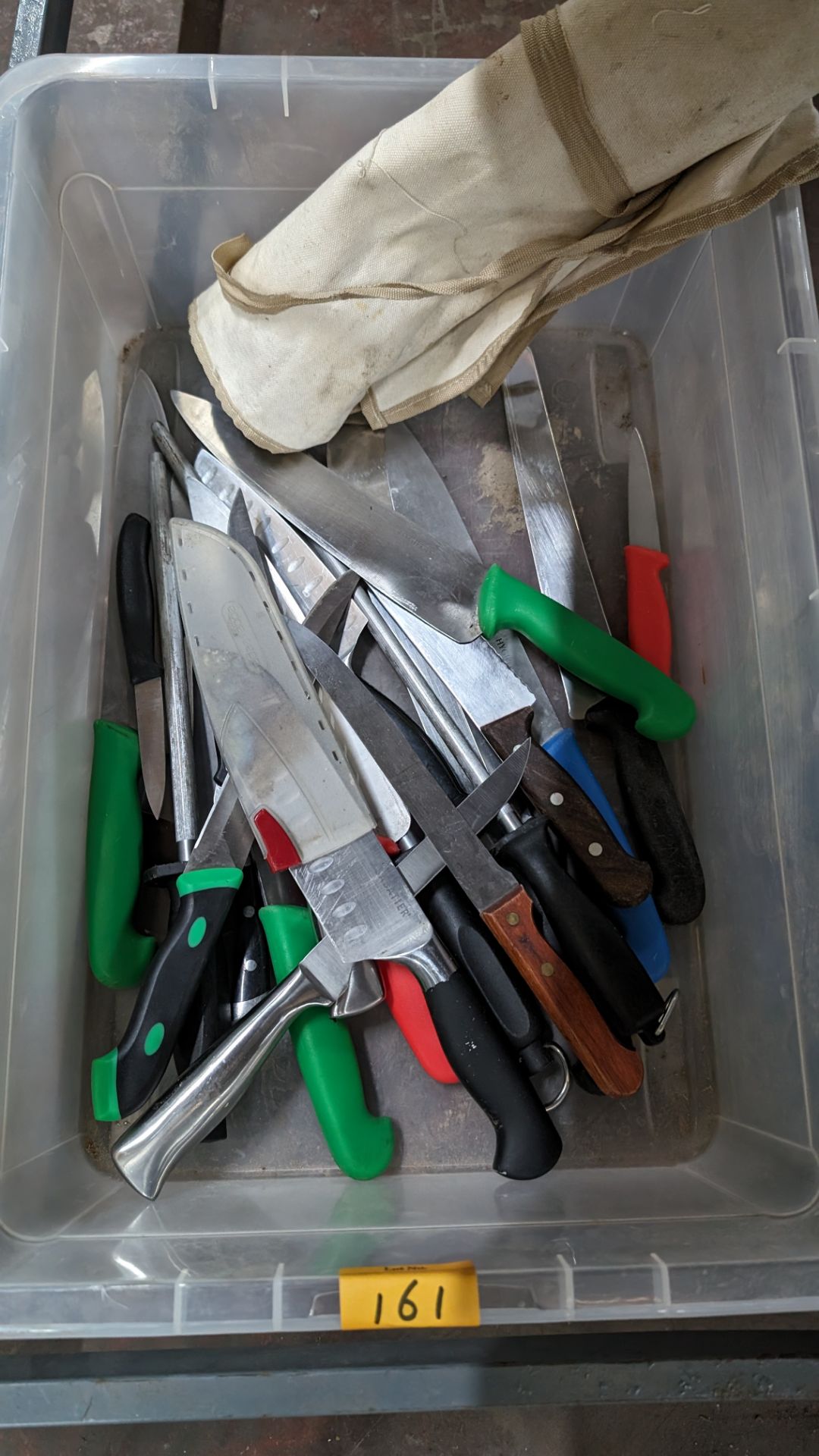 The contents of a crate of chef's knives - Image 2 of 4