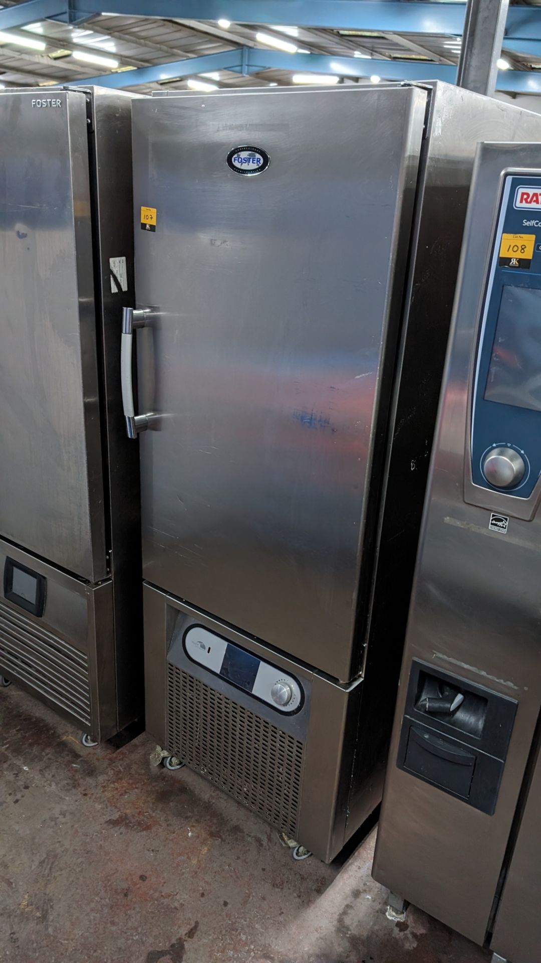 Foster stainless steel floor standing mobile blast chiller model BC36, with control panel to front - Image 2 of 7