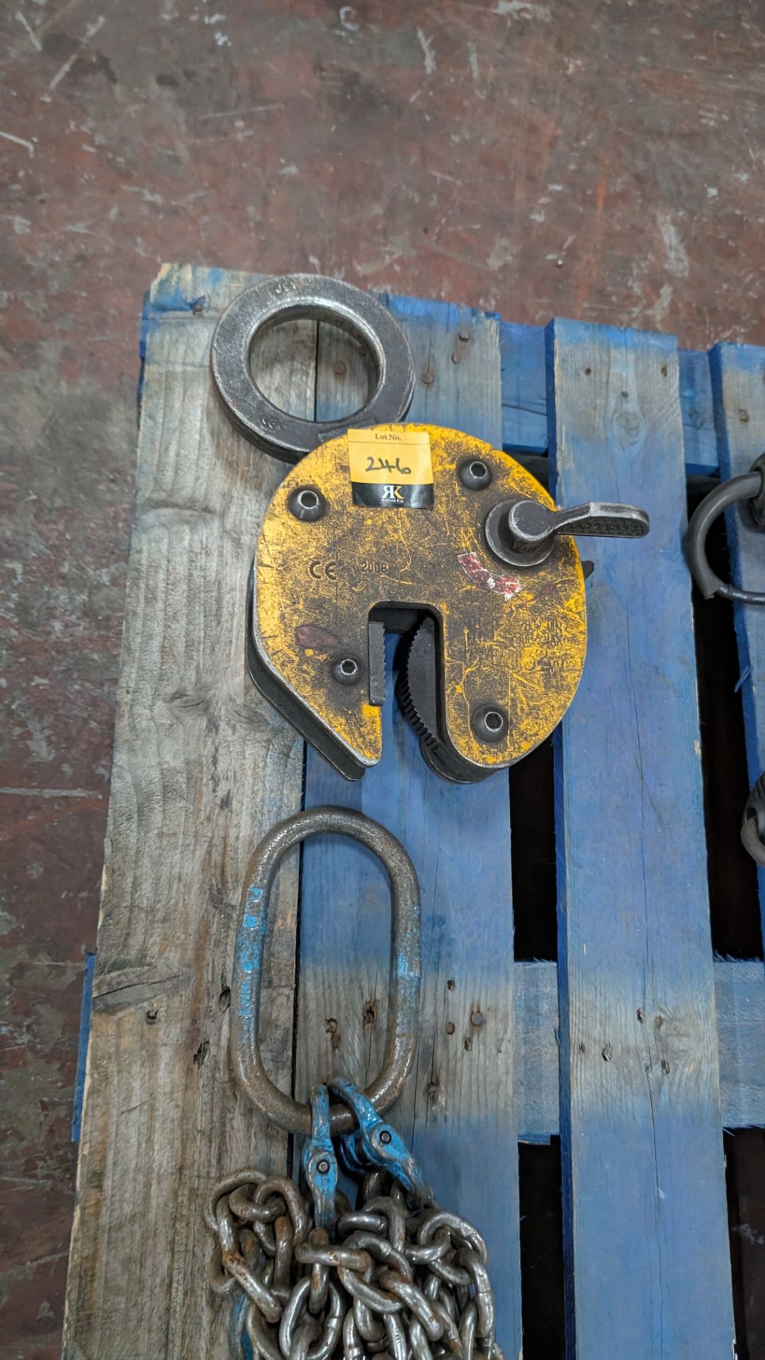 Lifting equipment comprising plate grabber & set of chains with hooks - Image 4 of 7