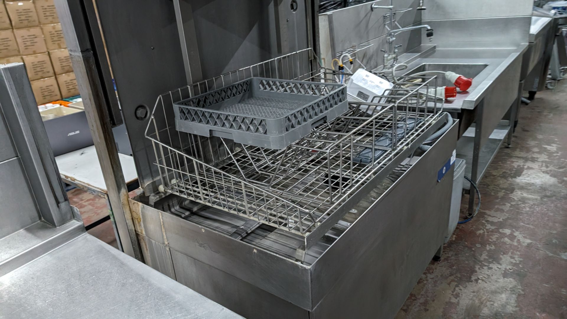 Hobart very large heavy duty commercial pass-through dishwasher including large stainless steel tray - Image 6 of 19