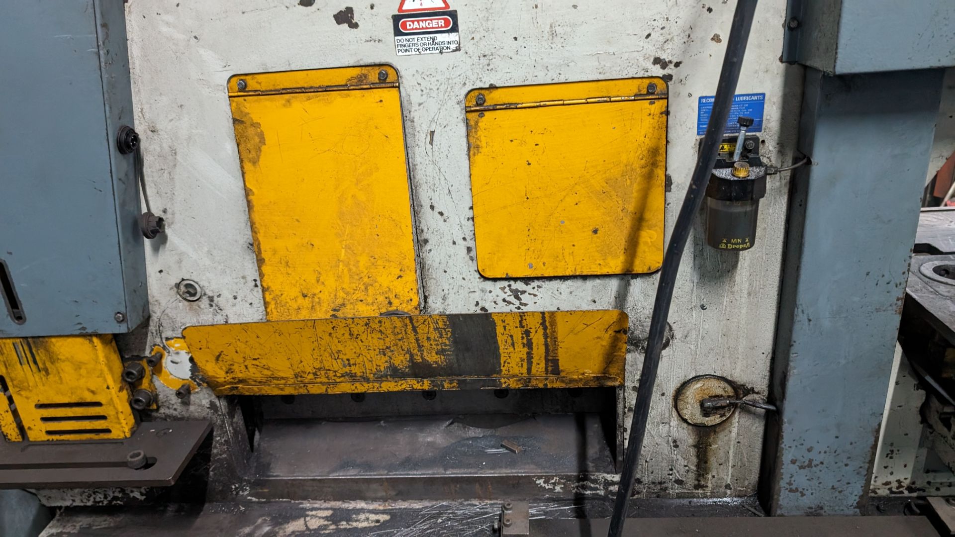 Kingsland multi 125 hydraulic metalworker, serial number 473906. Includes foot pedal plus tooling a - Image 19 of 22