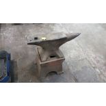 Anvil with dedicated stand. Max. external length of anvil approx. 80cm