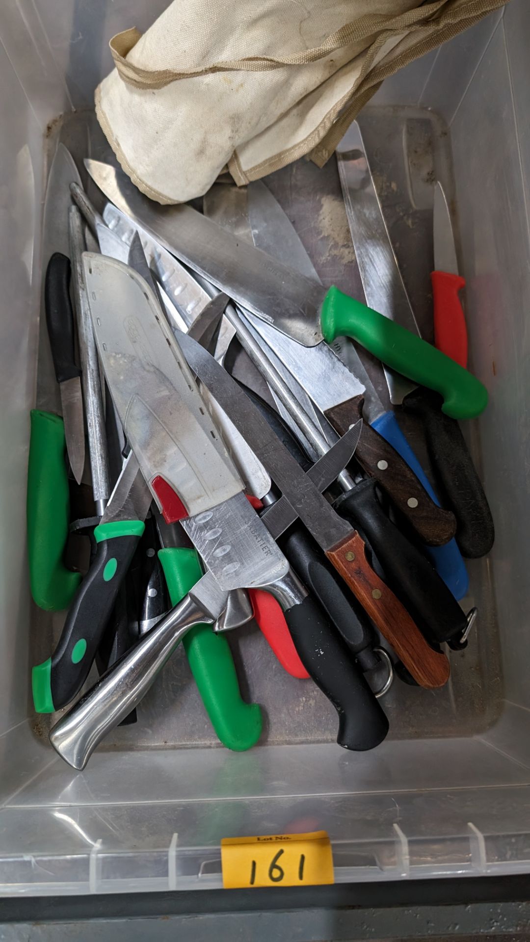 The contents of a crate of chef's knives - Image 3 of 4