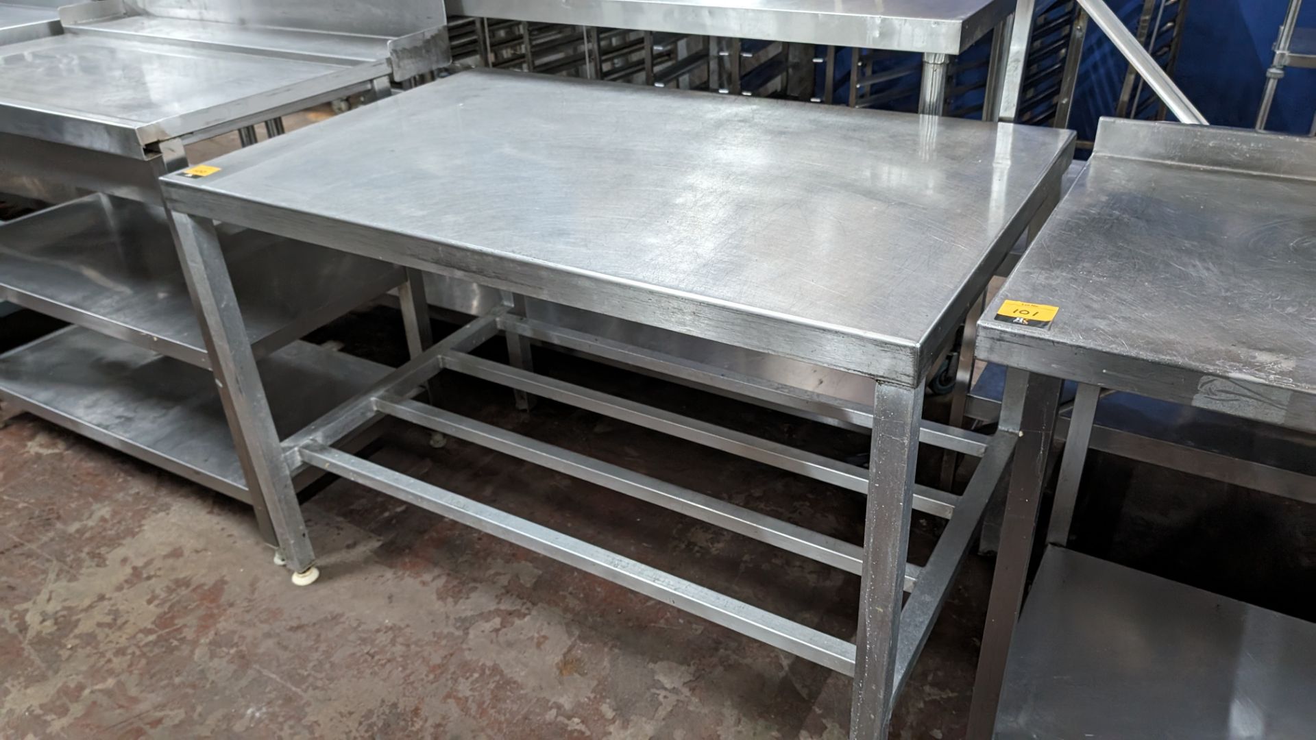 Stainless steel table, max dimensions 1200 x 750 x 830mm - Image 2 of 3