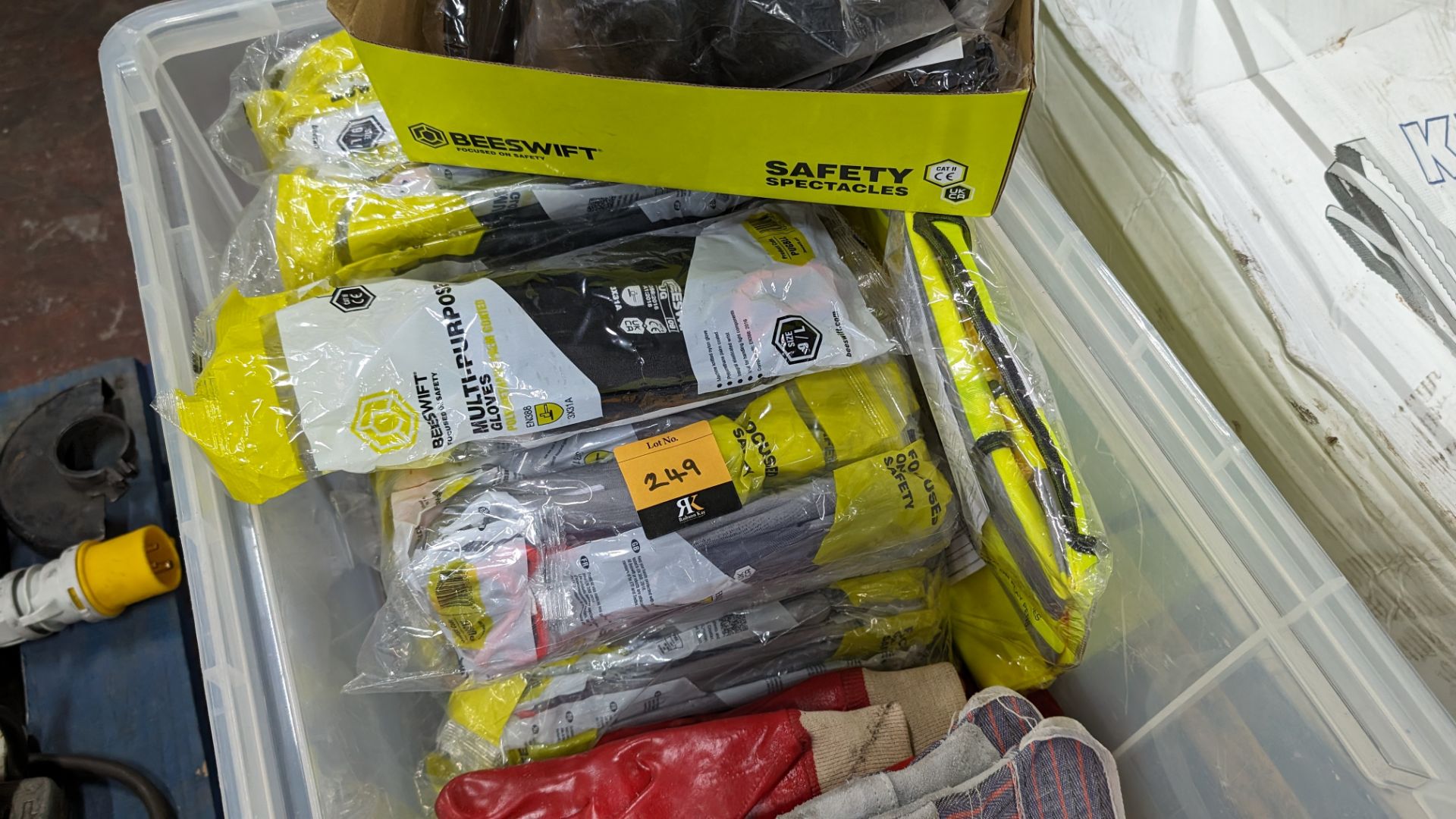 PPE equipment comprising the contents of a crate of gloves plus small quantity of hi-vis clothing & - Image 4 of 6