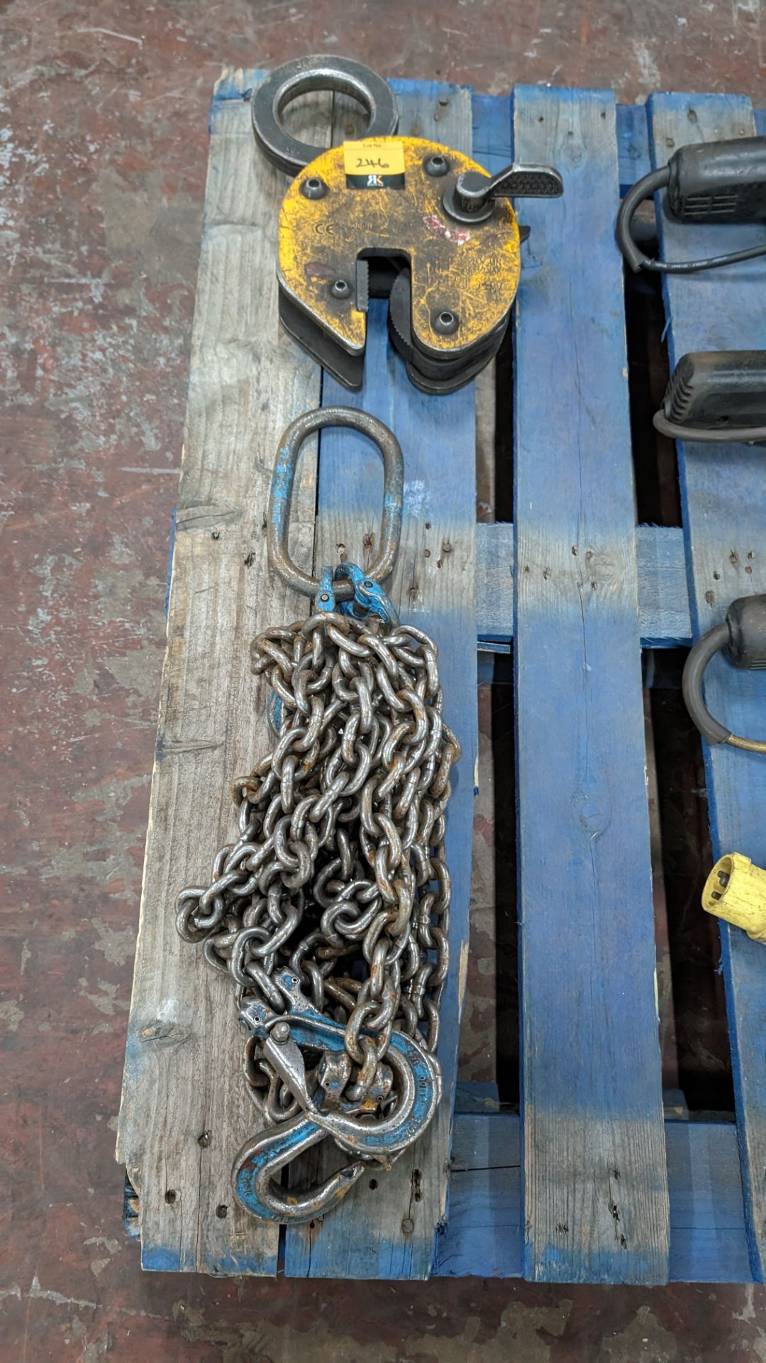 Lifting equipment comprising plate grabber & set of chains with hooks - Image 2 of 7